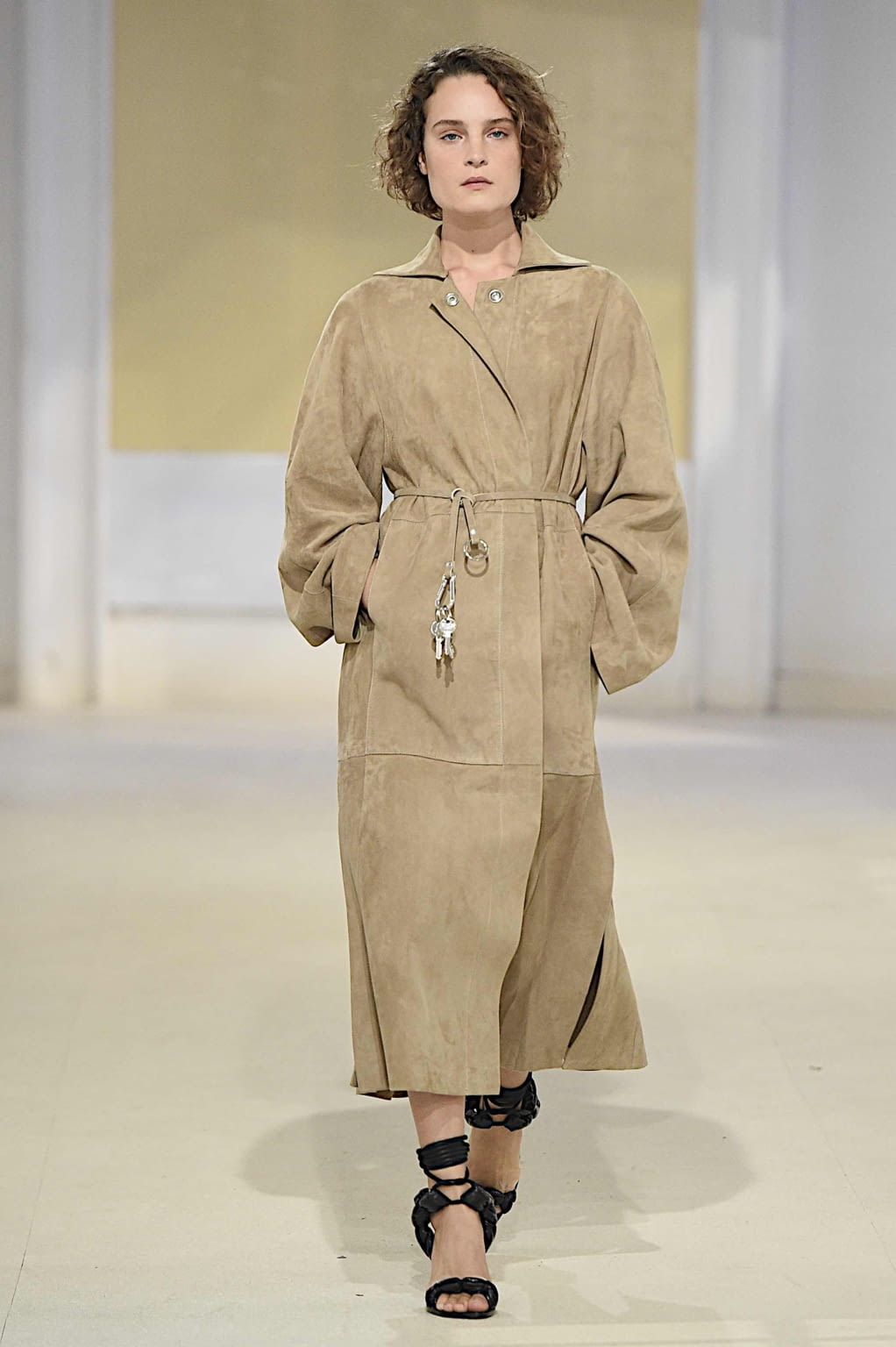 Fashion Week Paris Spring/Summer 2020 look 31 from the Lemaire collection womenswear