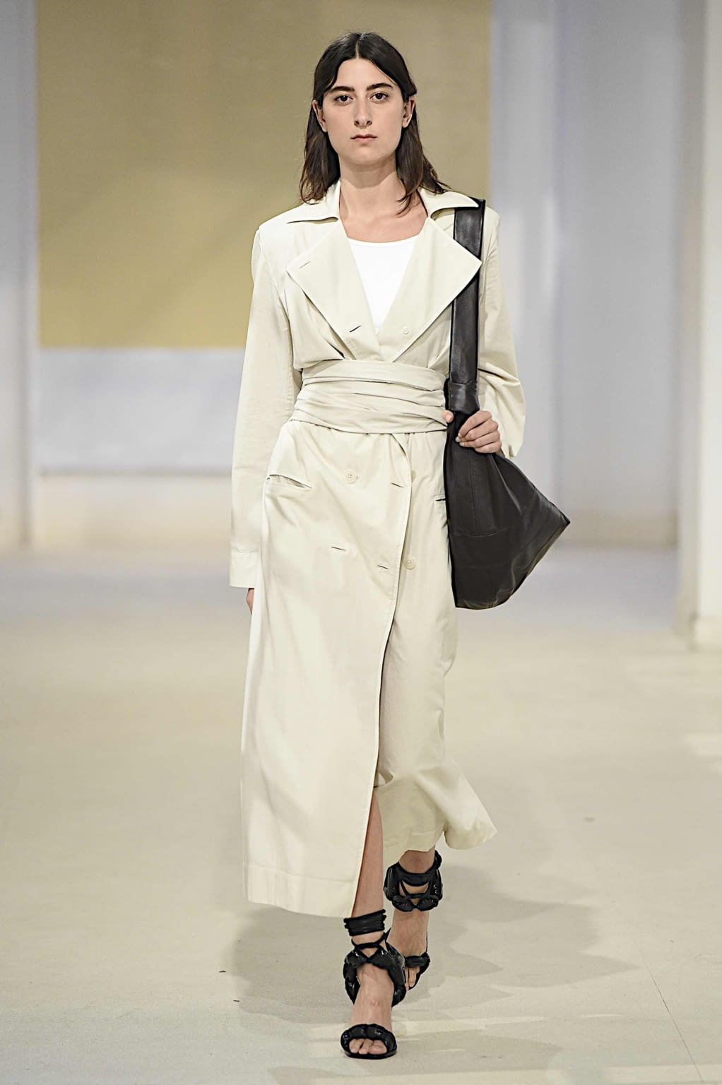 Fashion Week Paris Spring/Summer 2020 look 32 from the Lemaire collection 女装
