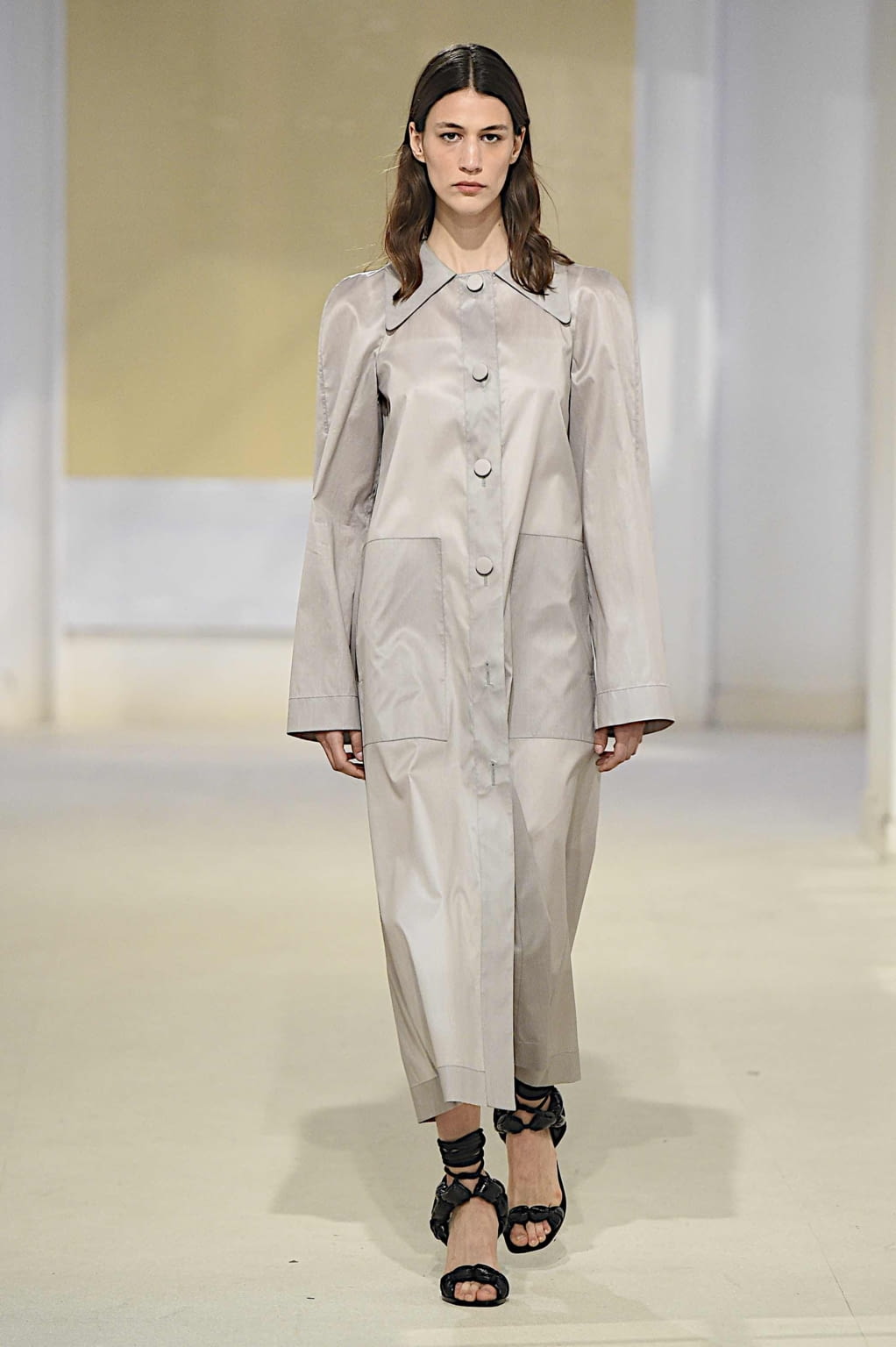 Fashion Week Paris Spring/Summer 2020 look 40 from the Lemaire collection womenswear