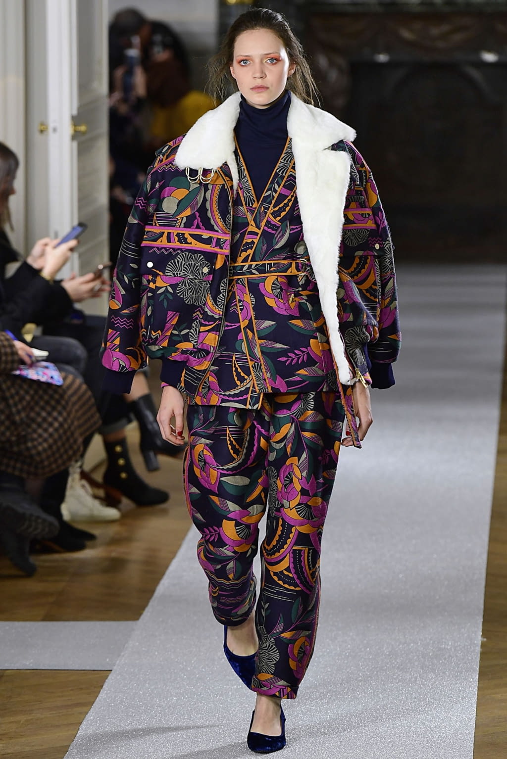 Fashion Week Paris Fall/Winter 2019 look 1 from the Leonard Paris collection 女装