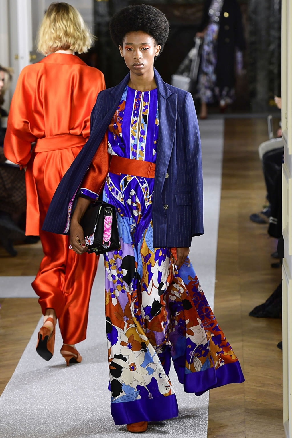 Fashion Week Paris Fall/Winter 2019 look 6 from the Leonard Paris collection womenswear