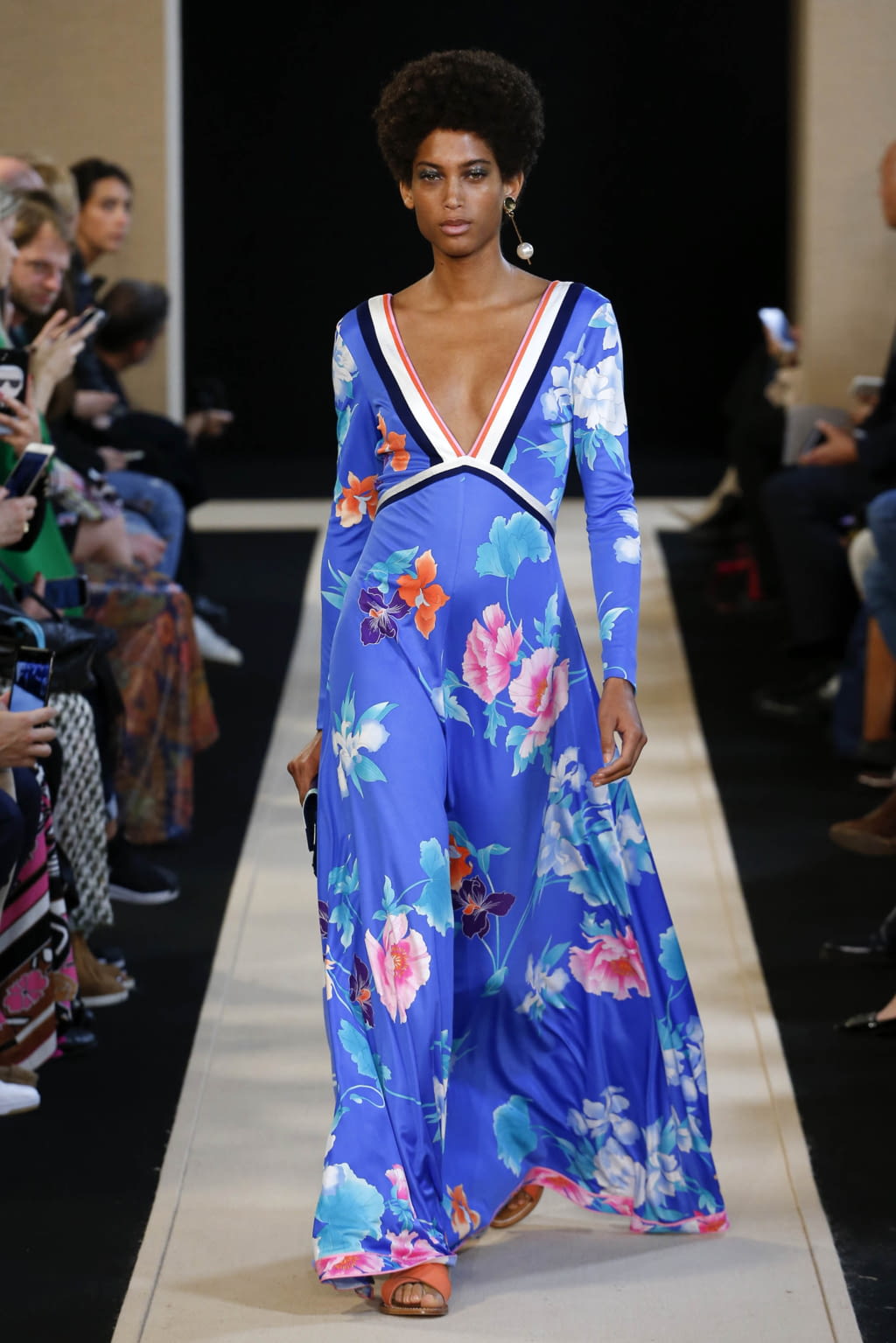 Fashion Week Paris Spring/Summer 2018 look 18 from the Leonard Paris collection womenswear