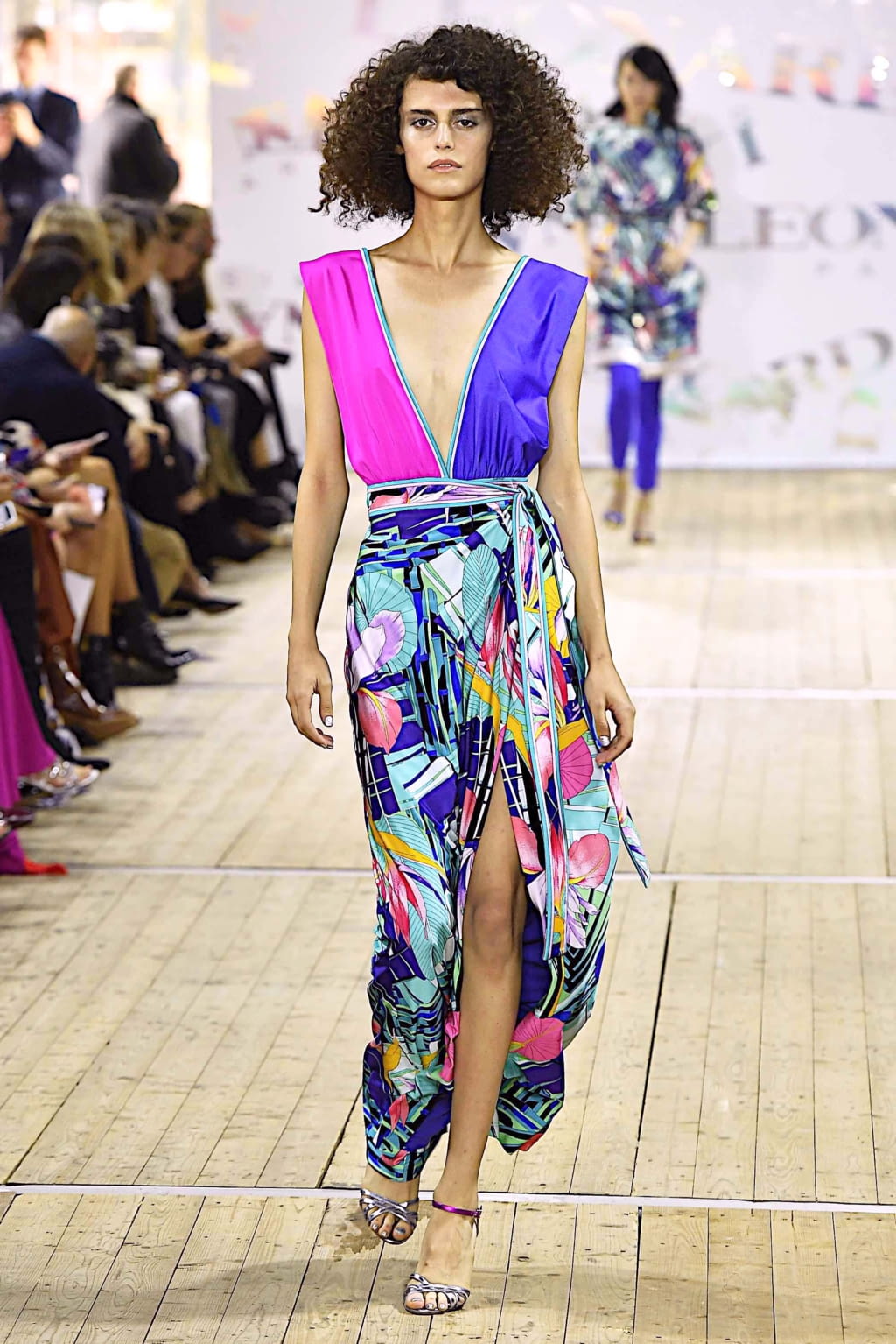 Fashion Week Paris Spring/Summer 2020 look 13 from the Leonard Paris collection 女装