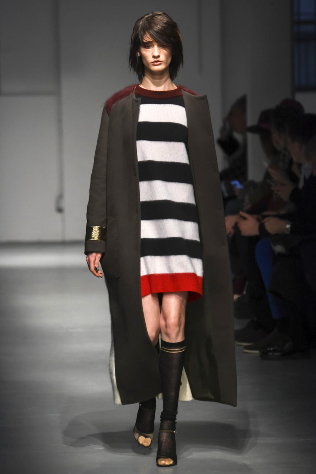 Fashion Week Milan Fall/Winter 2017 look 9 de la collection Les Copains womenswear