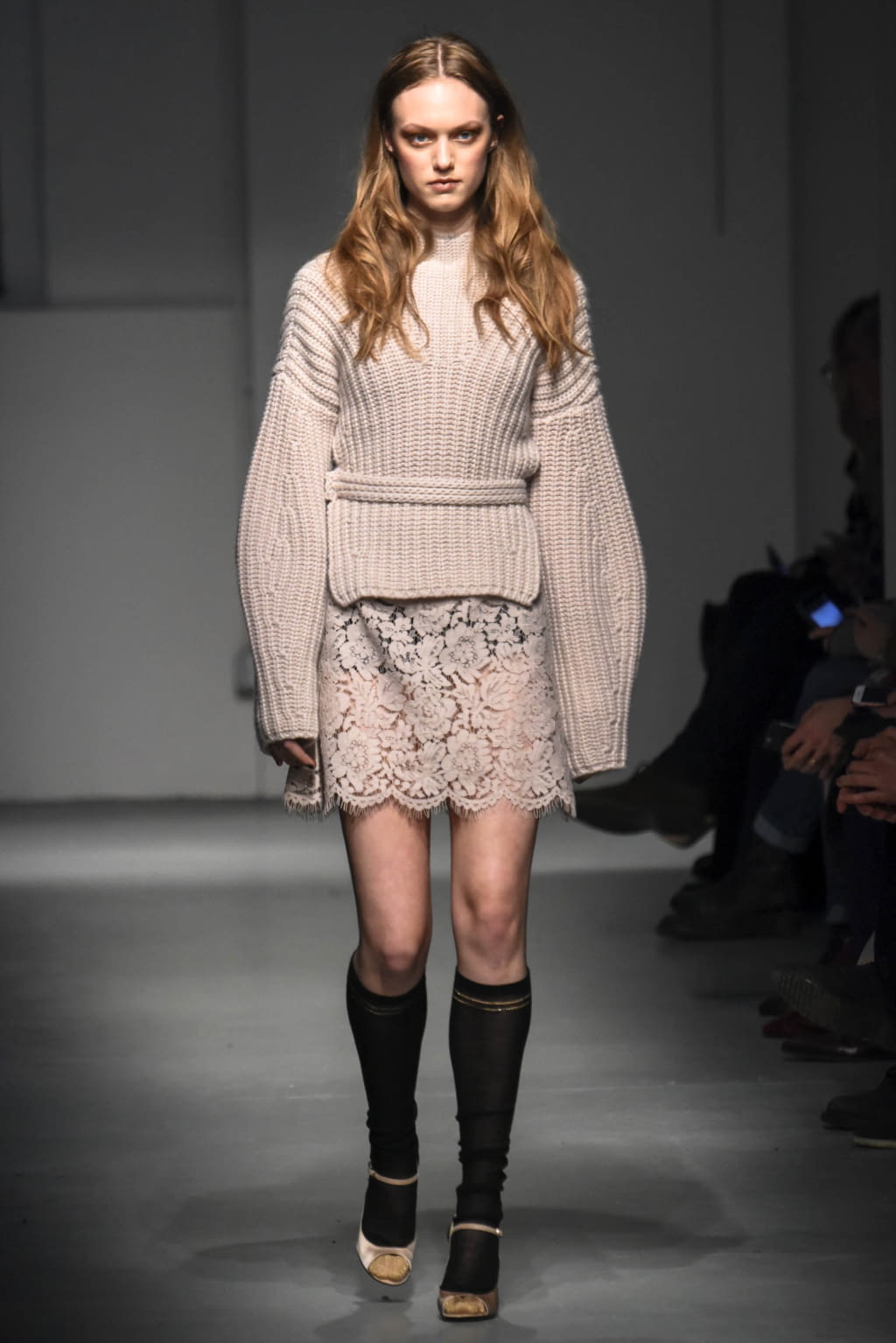Fashion Week Milan Fall/Winter 2017 look 18 de la collection Les Copains womenswear