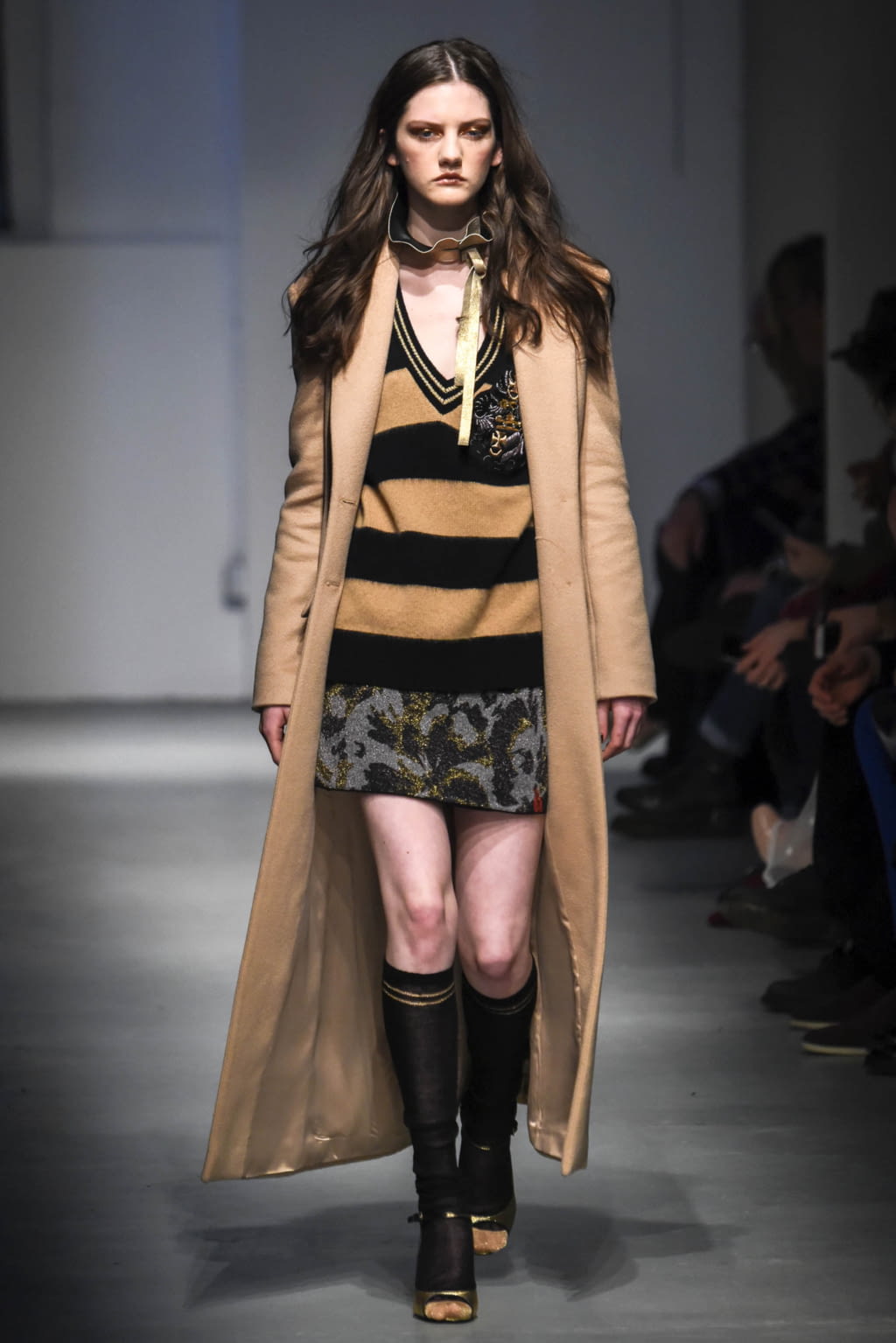 Fashion Week Milan Fall/Winter 2017 look 25 de la collection Les Copains womenswear