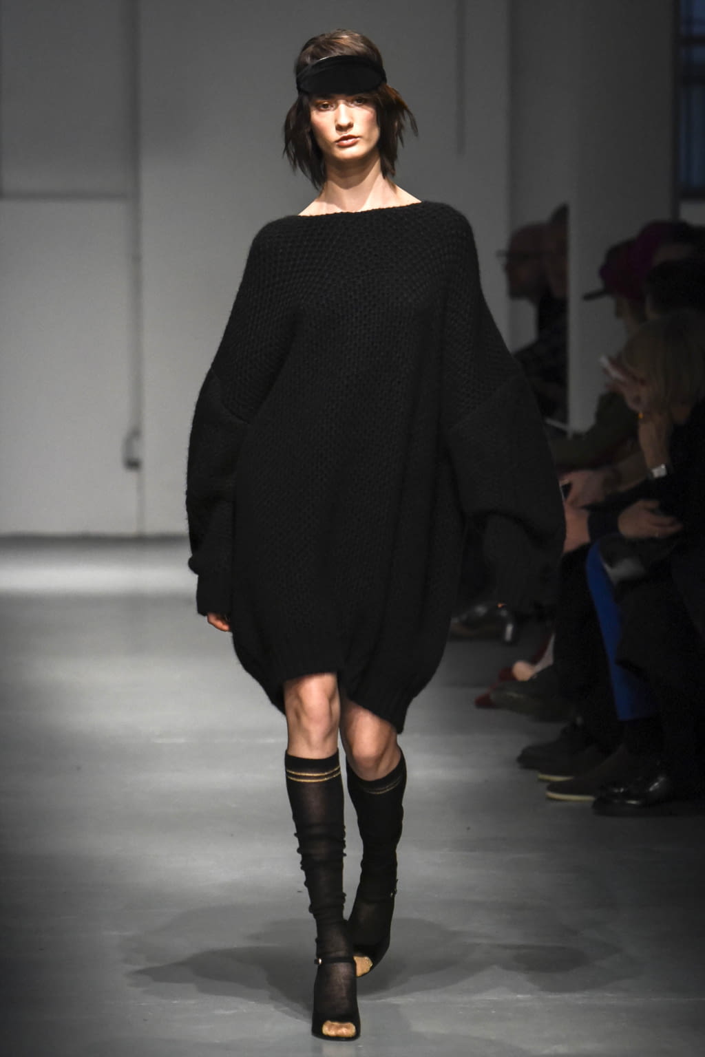 Fashion Week Milan Fall/Winter 2017 look 30 de la collection Les Copains womenswear