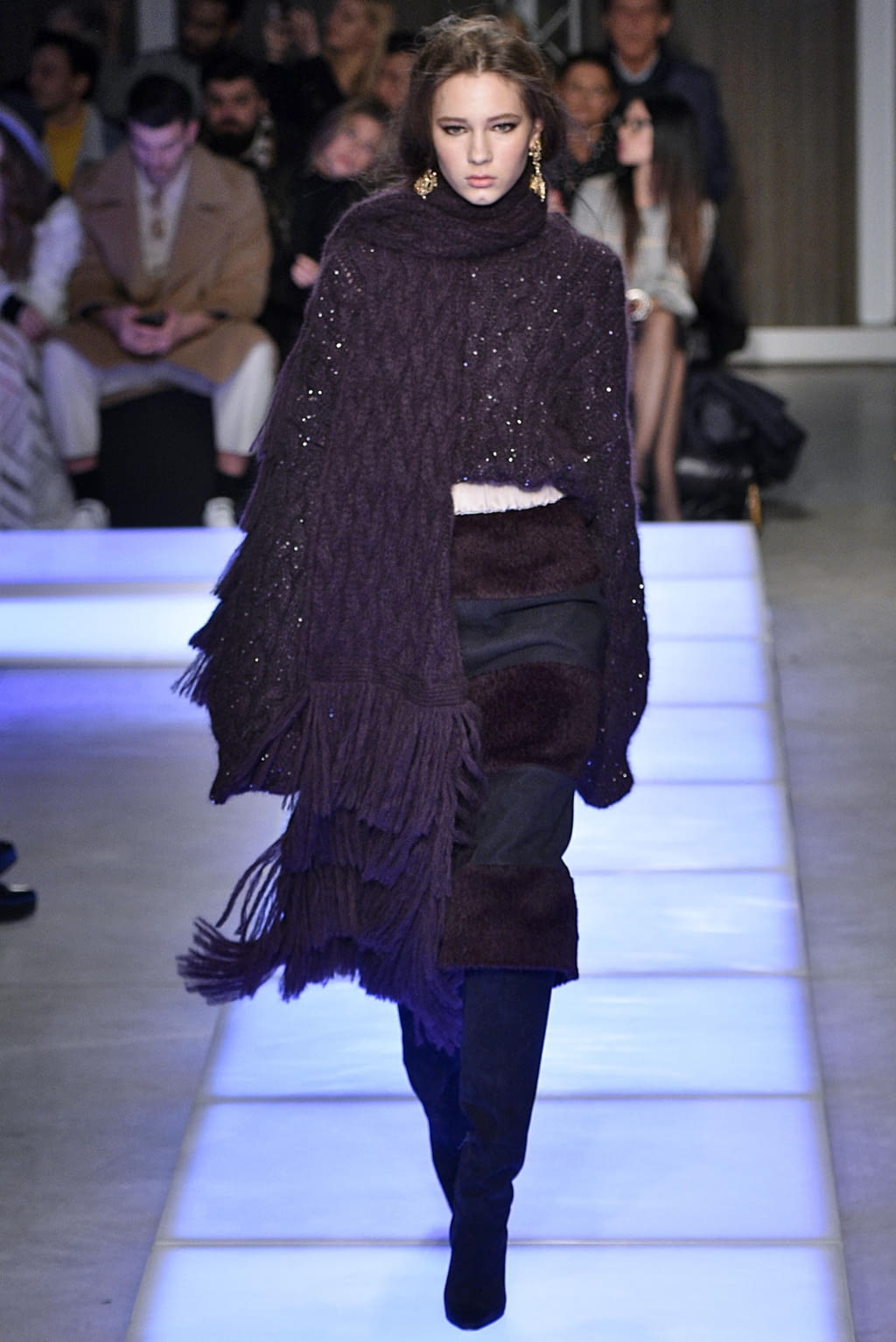 Fashion Week Milan Fall/Winter 2018 look 14 from the Les Copains collection womenswear