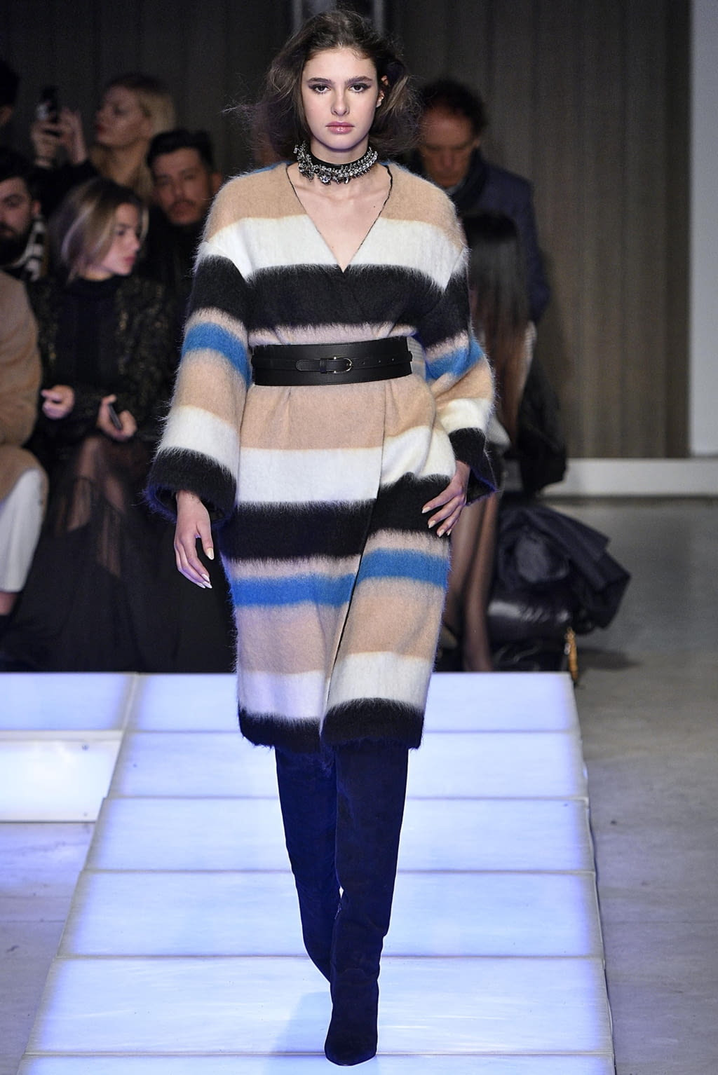 Fashion Week Milan Fall/Winter 2018 look 15 from the Les Copains collection womenswear