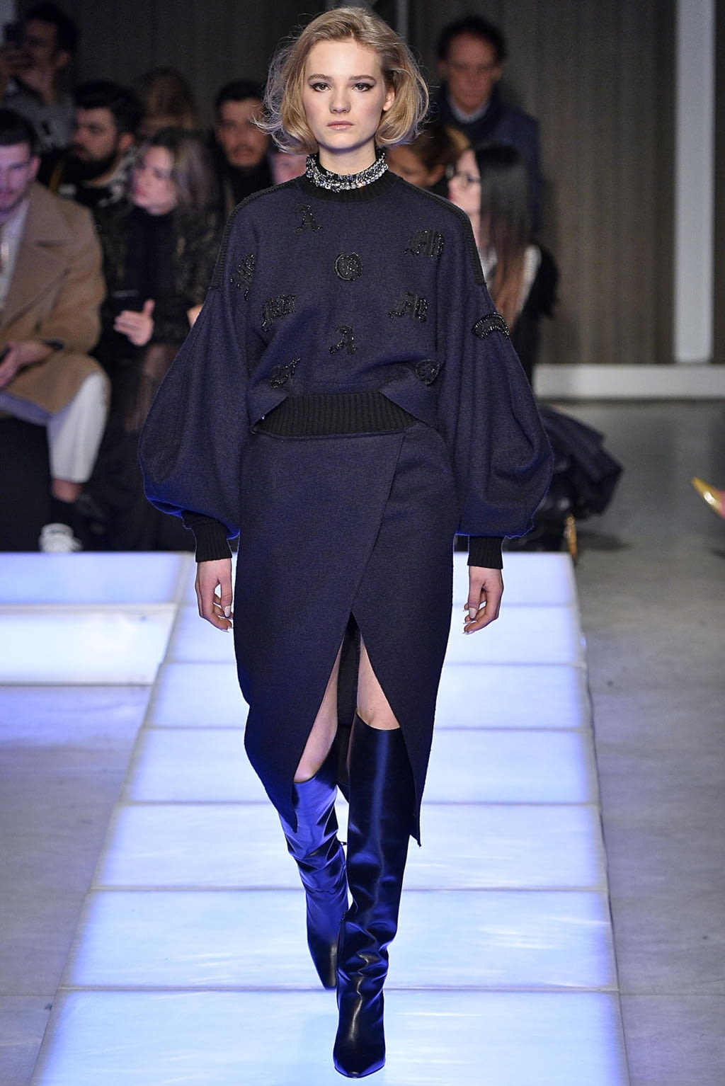 Fashion Week Milan Fall/Winter 2018 look 37 de la collection Les Copains womenswear