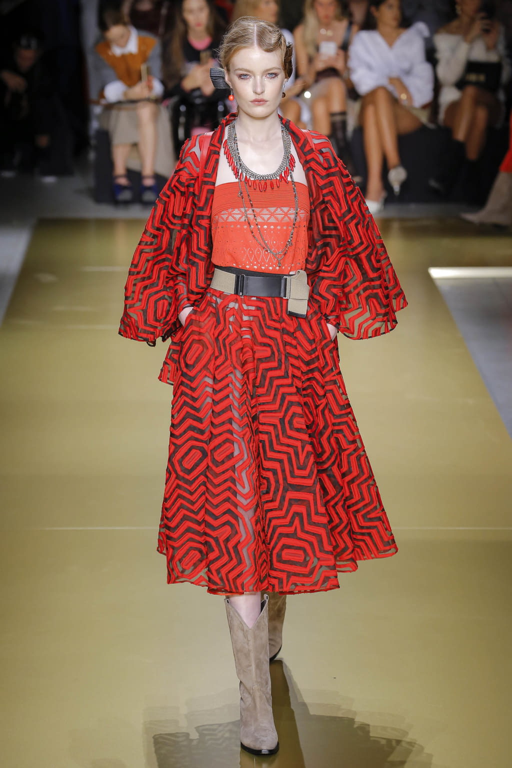 Fashion Week Milan Spring/Summer 2018 look 9 de la collection Les Copains womenswear