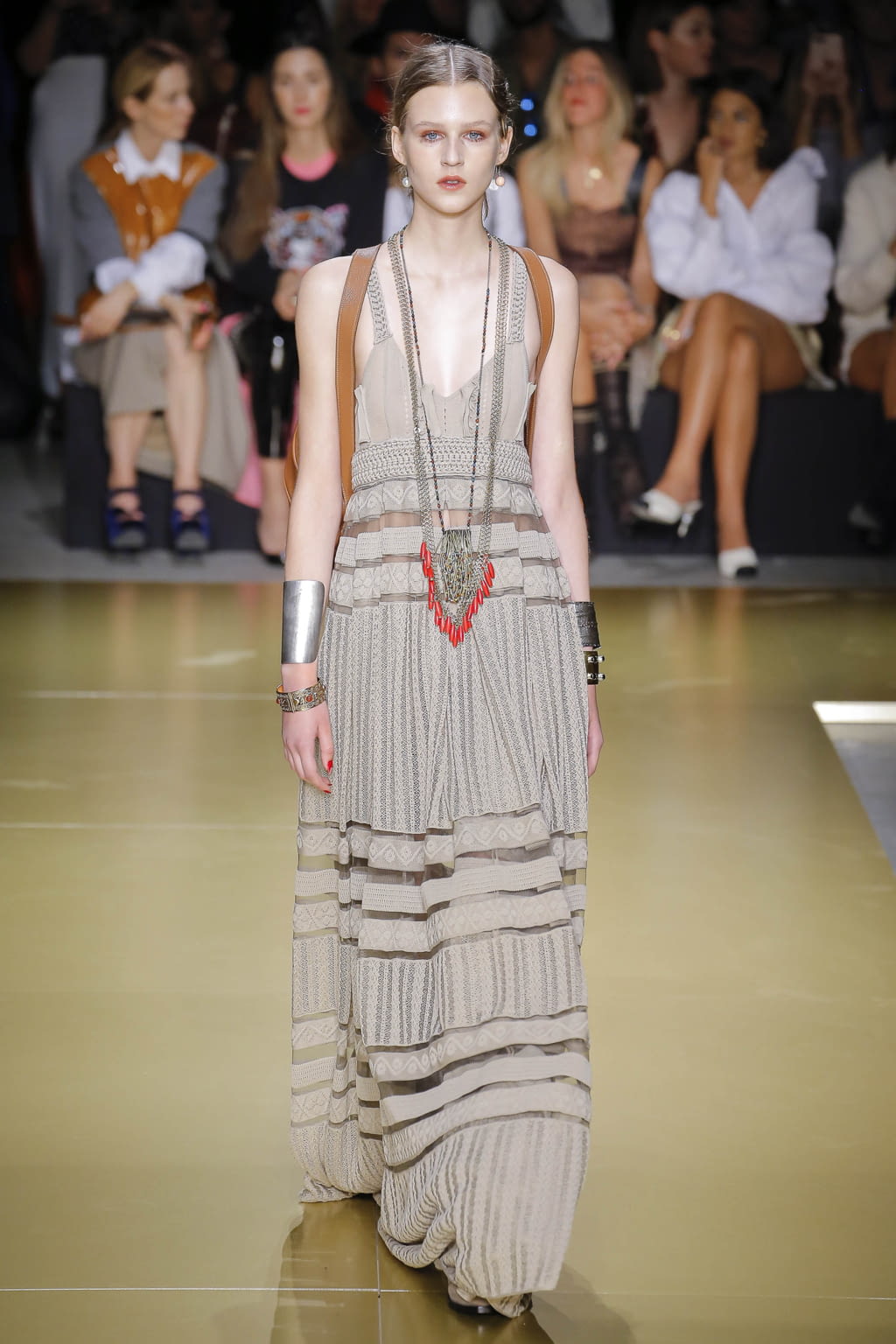 Fashion Week Milan Spring/Summer 2018 look 43 de la collection Les Copains womenswear