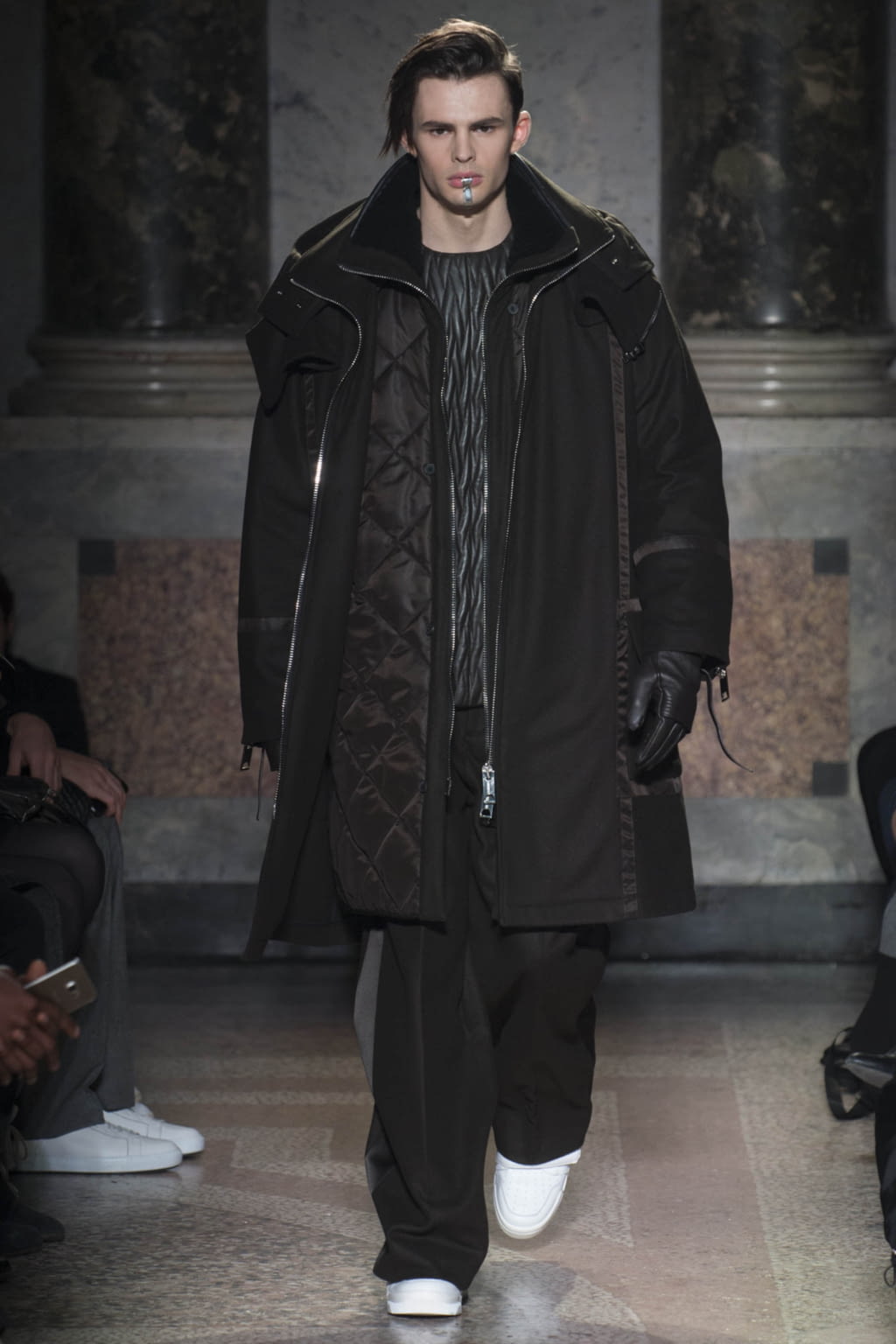 Fashion Week Milan Fall/Winter 2018 look 3 from the Les Hommes collection 男装