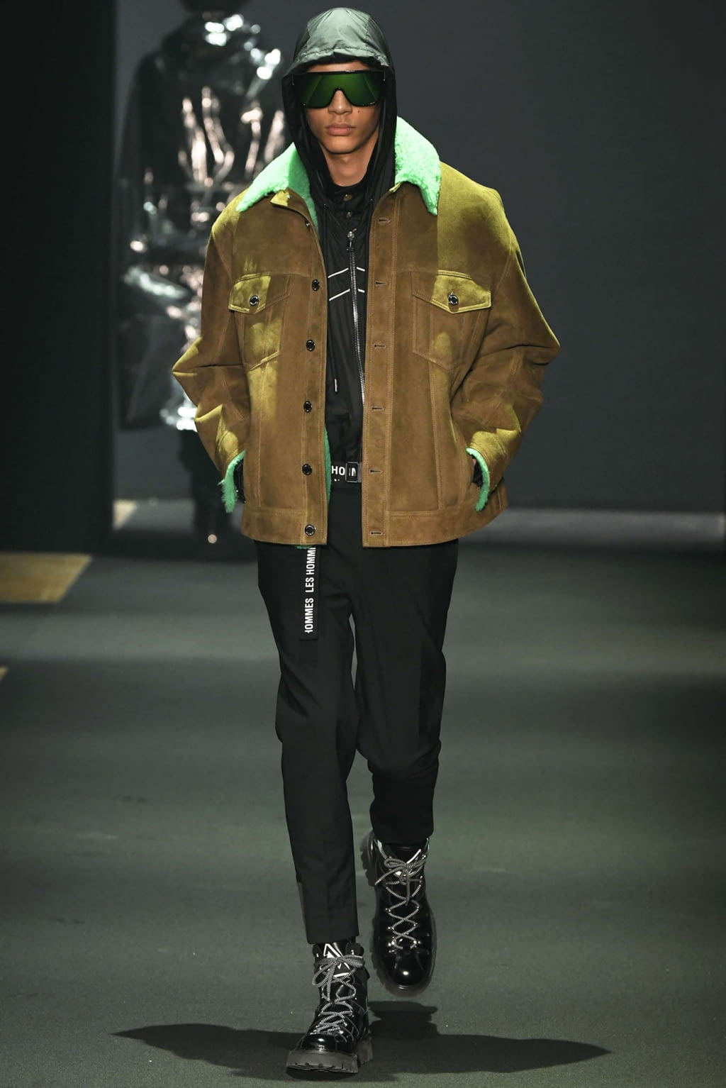 Fashion Week Milan Fall/Winter 2019 look 12 from the Les Hommes collection menswear