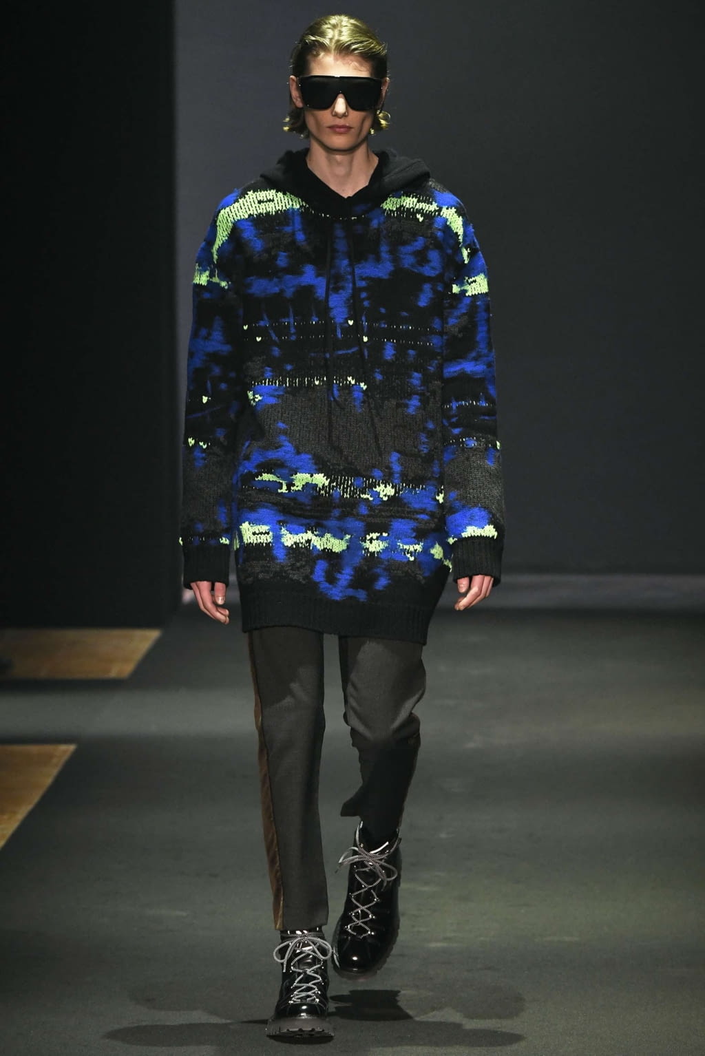 Fashion Week Milan Fall/Winter 2019 look 25 from the Les Hommes collection 男装