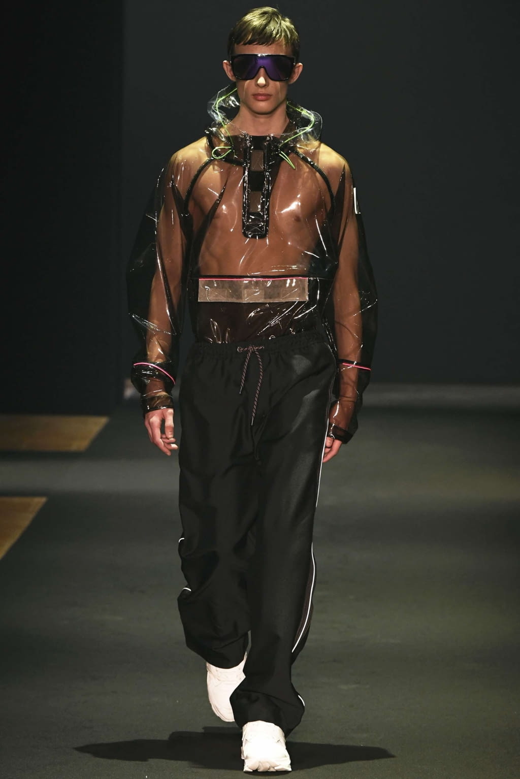 Fashion Week Milan Fall/Winter 2019 look 40 from the Les Hommes collection 男装