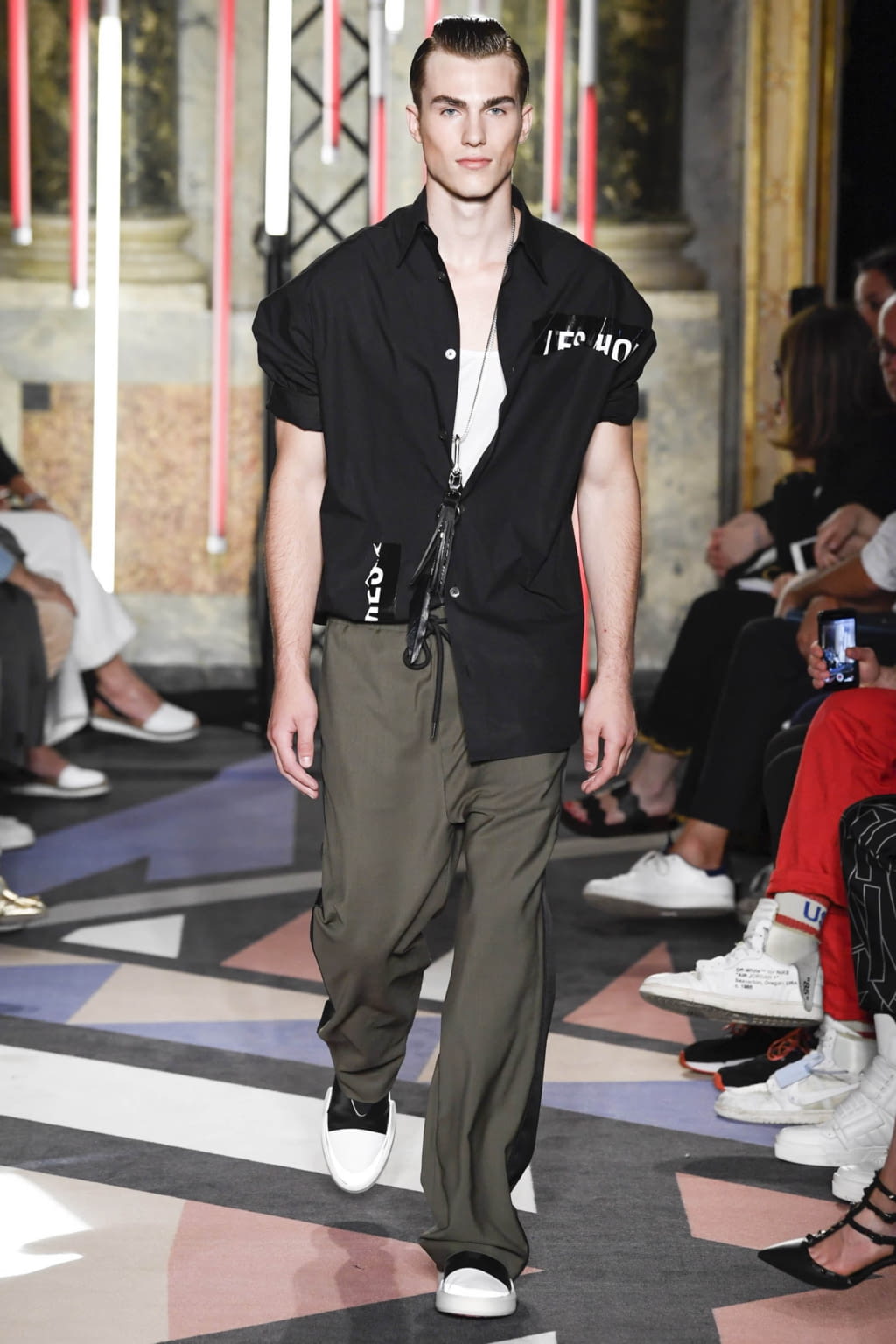 Fashion Week Milan Spring/Summer 2019 look 16 from the Les Hommes collection menswear