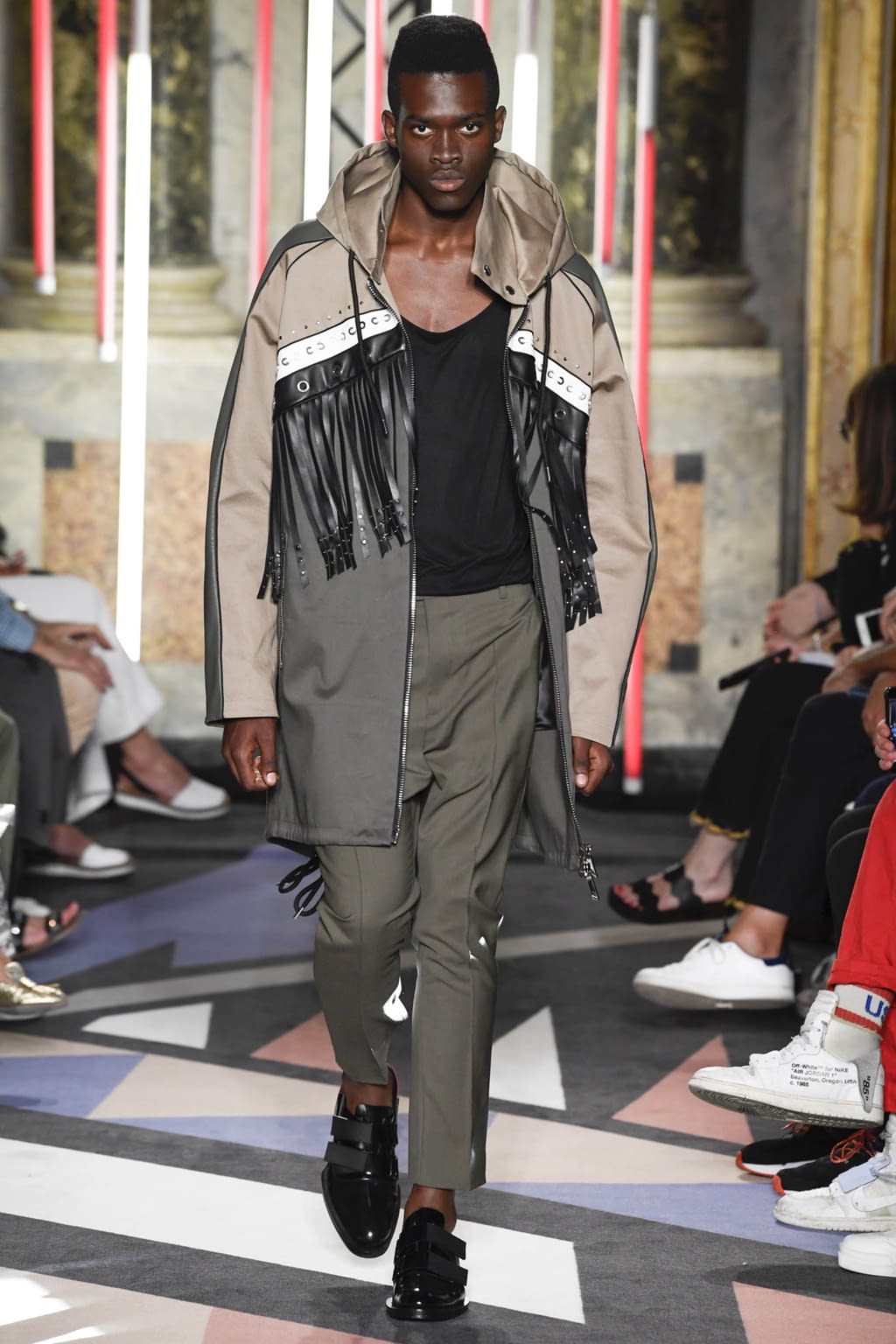 Fashion Week Milan Spring/Summer 2019 look 17 from the Les Hommes collection 男装