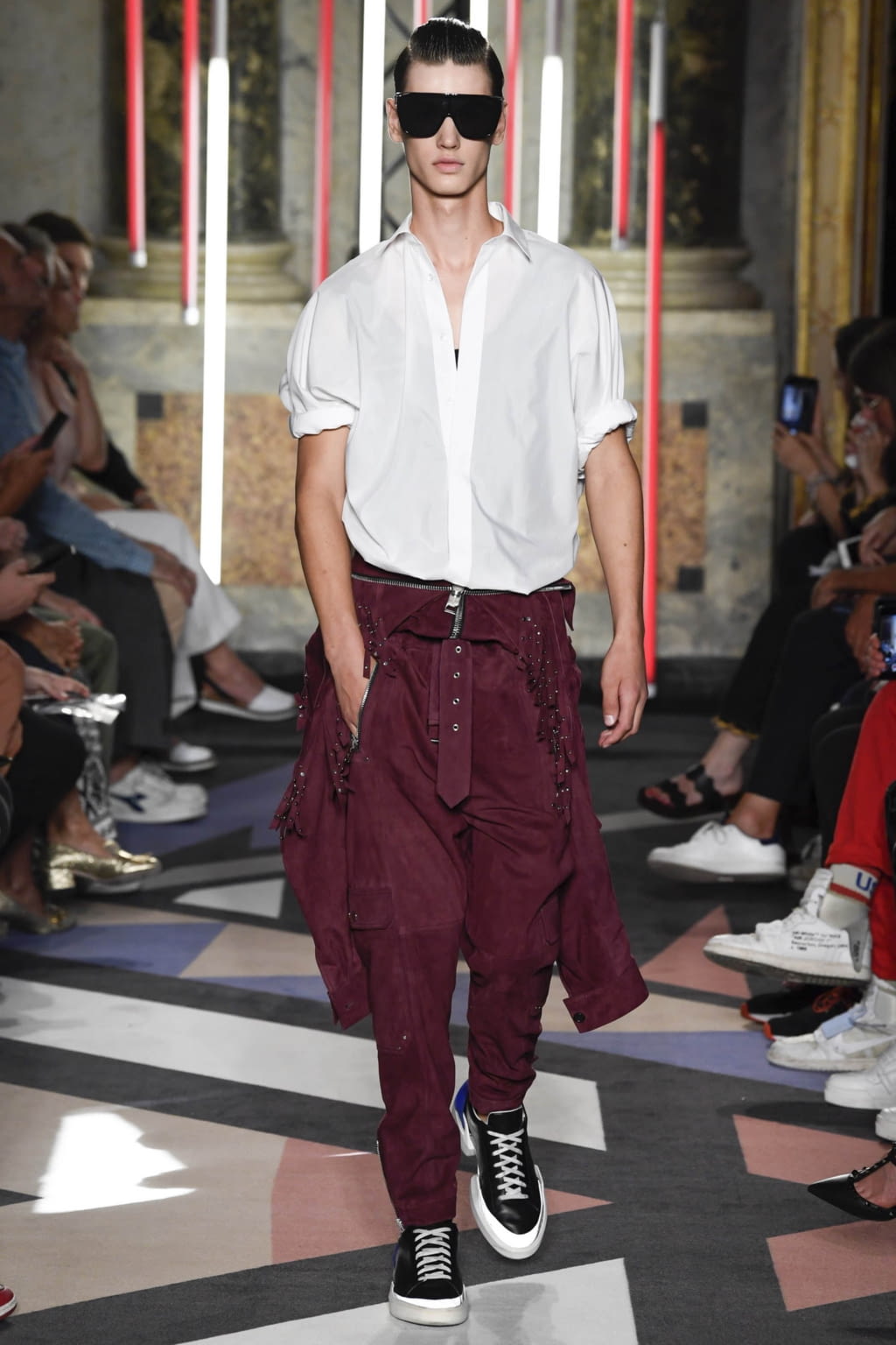 Fashion Week Milan Spring/Summer 2019 look 21 from the Les Hommes collection 男装