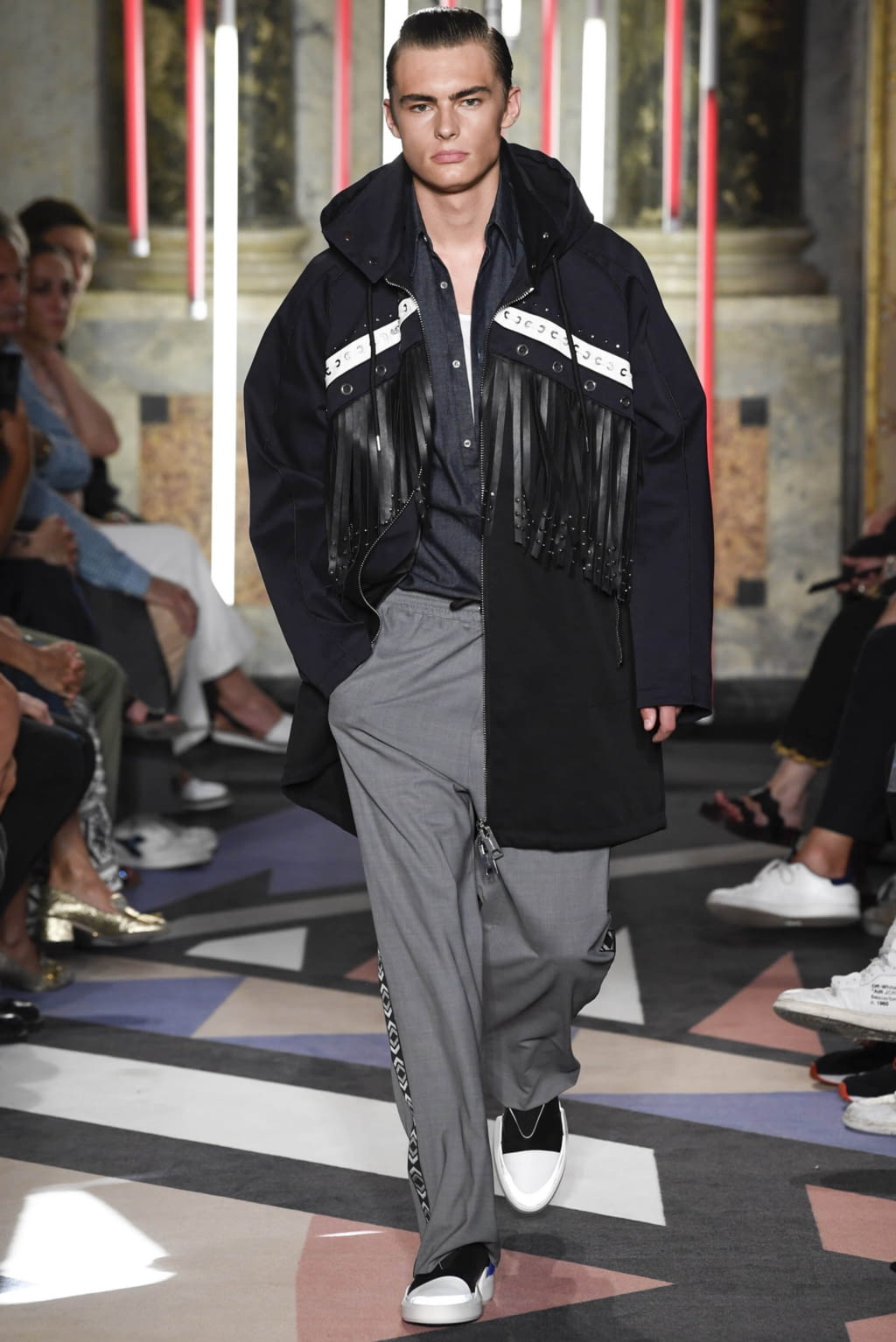 Fashion Week Milan Spring/Summer 2019 look 29 from the Les Hommes collection 男装