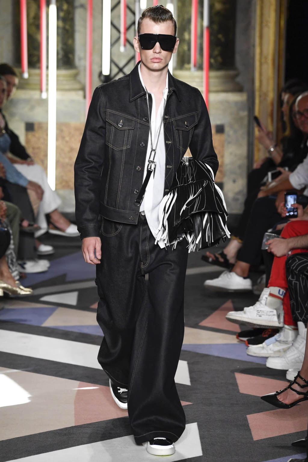 Fashion Week Milan Spring/Summer 2019 look 32 from the Les Hommes collection menswear