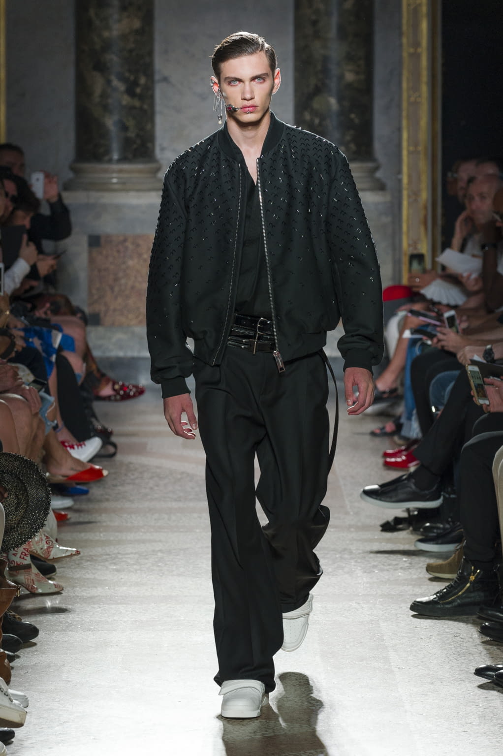 Fashion Week Milan Spring/Summer 2018 look 11 from the Les Hommes collection menswear