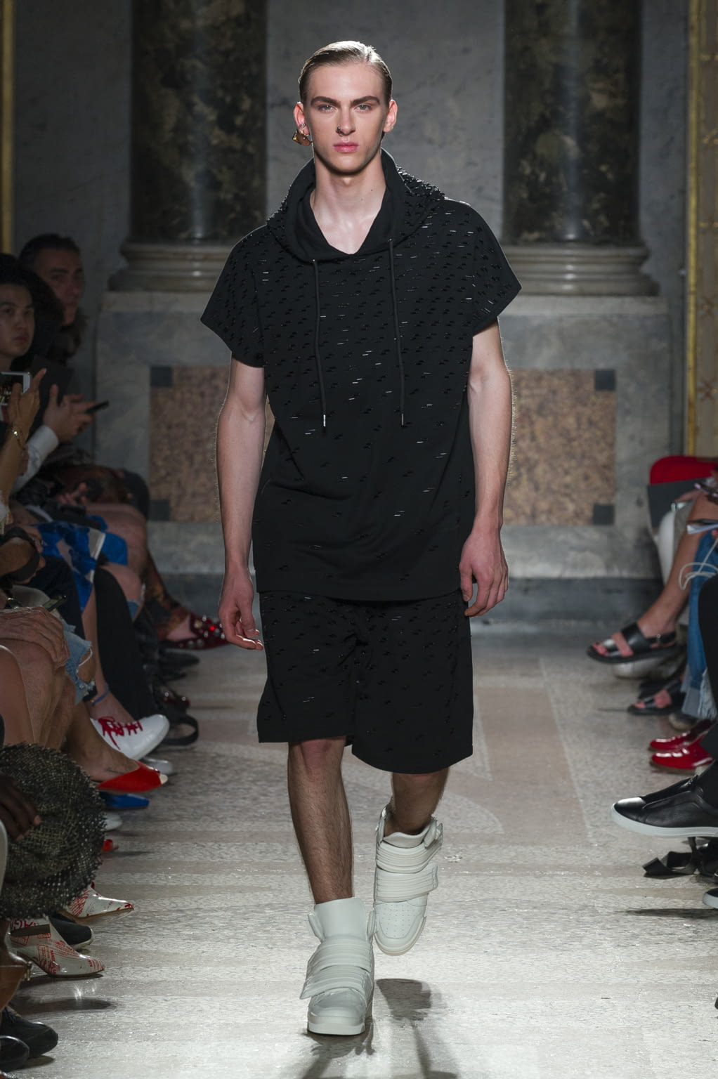 Fashion Week Milan Spring/Summer 2018 look 14 from the Les Hommes collection menswear