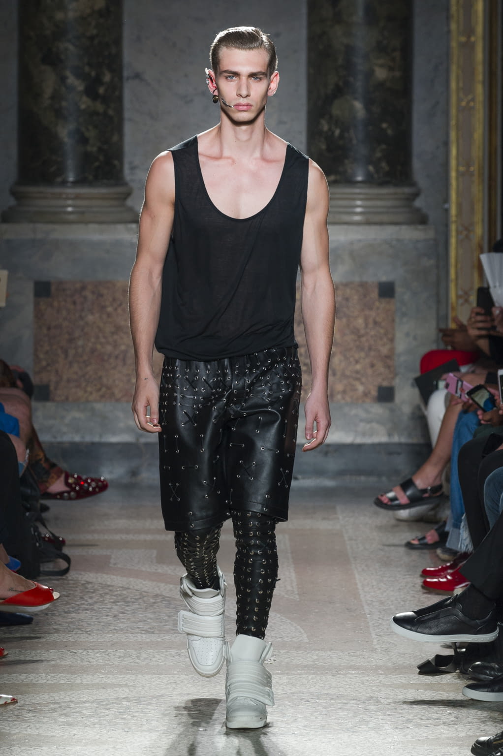 Fashion Week Milan Spring/Summer 2018 look 3 from the Les Hommes collection menswear