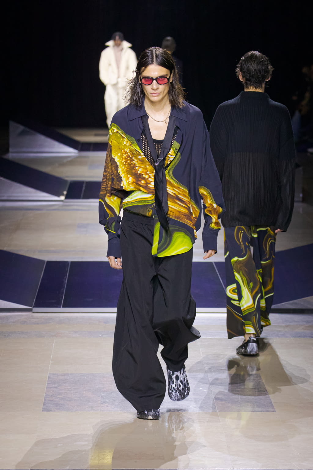 Fashion Week Paris Fall/Winter 2022 look 9 from the Louis Gabriel Nouchi collection menswear