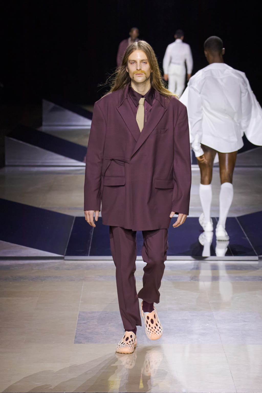 Fashion Week Paris Fall/Winter 2022 look 24 from the Louis Gabriel Nouchi collection menswear