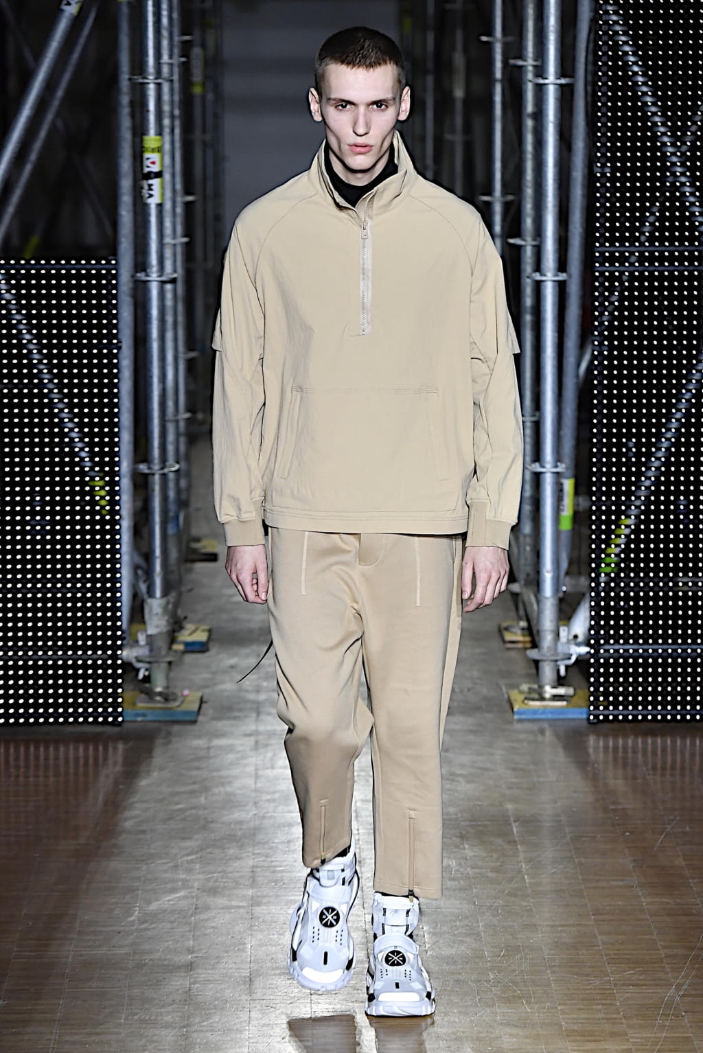 Fashion Week Paris Fall/Winter 2020 look 61 from the Li Ning collection menswear
