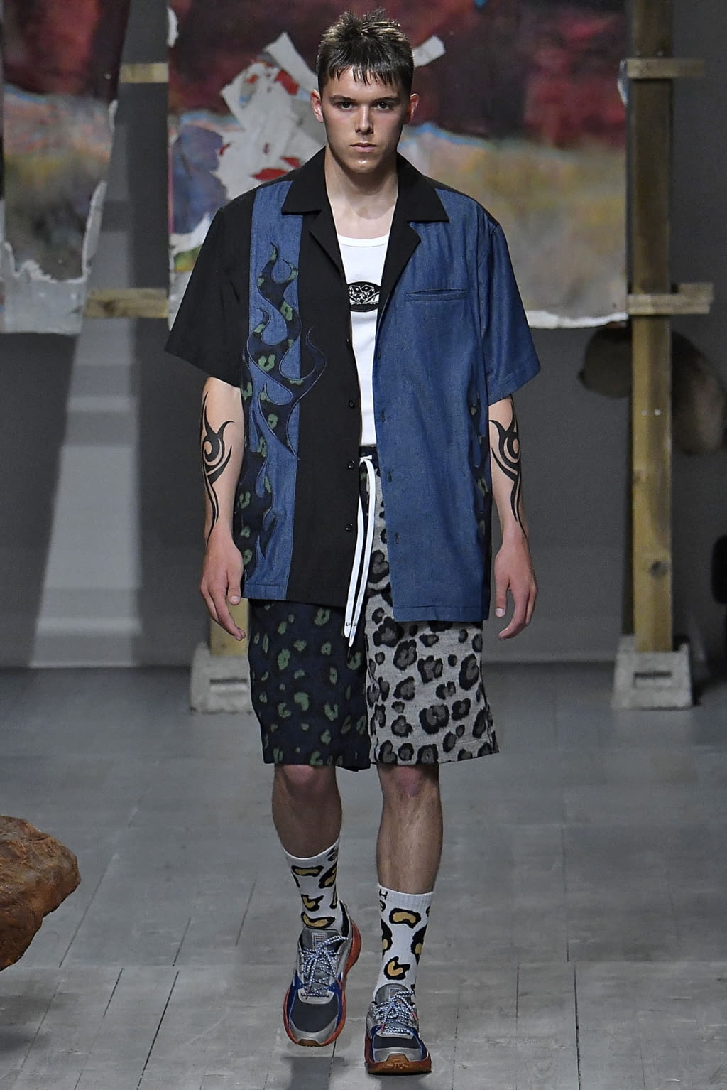 Fashion Week London Spring/Summer 2019 look 16 from the Liam Hodges collection 男装