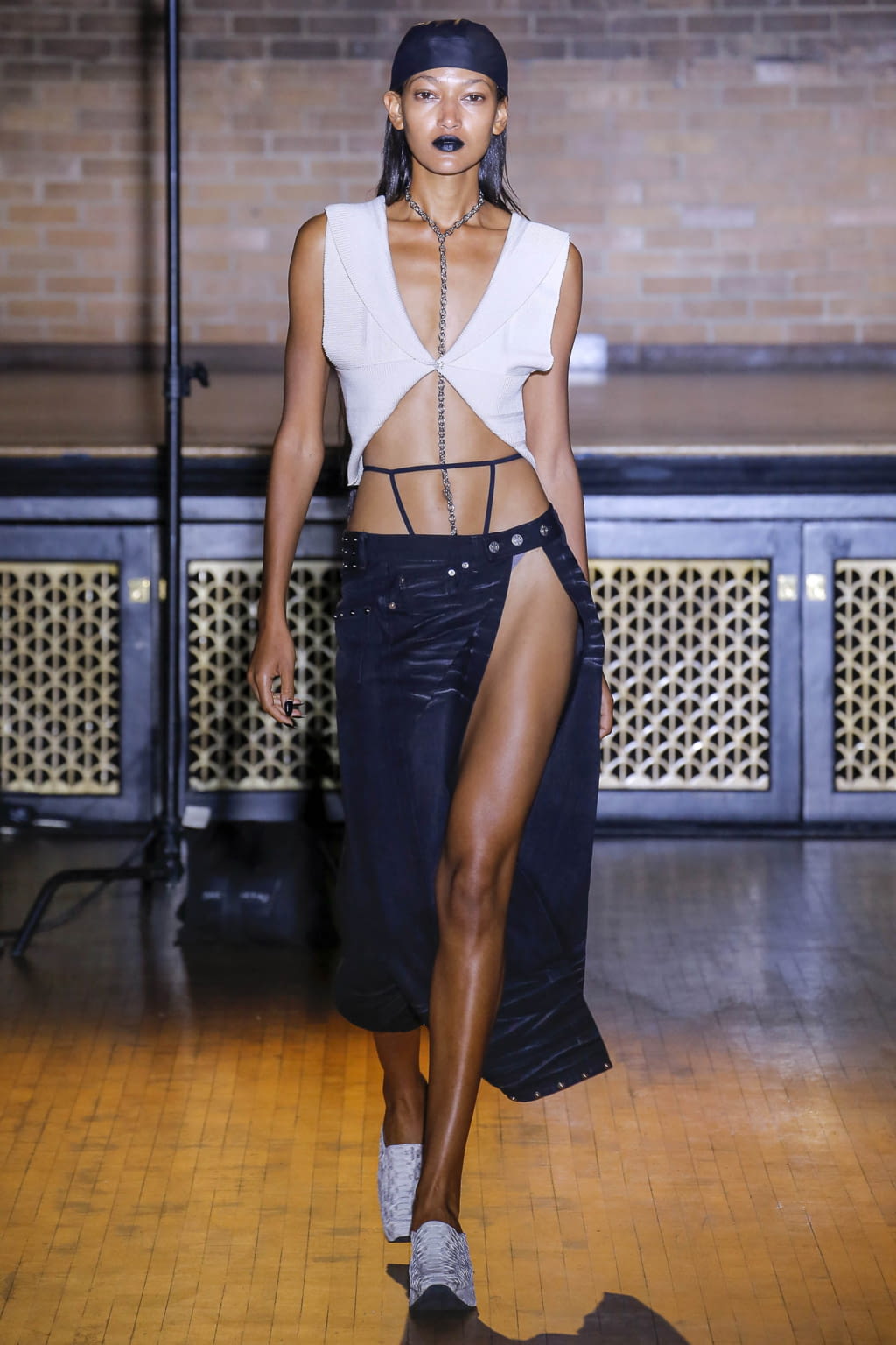 Fashion Week New York Spring/Summer 2018 look 2 from the Linder collection womenswear