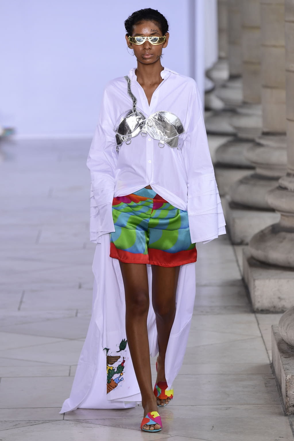 Fashion Week Paris Spring/Summer 2018 look 13 from the Liselore Frowijn collection 女装