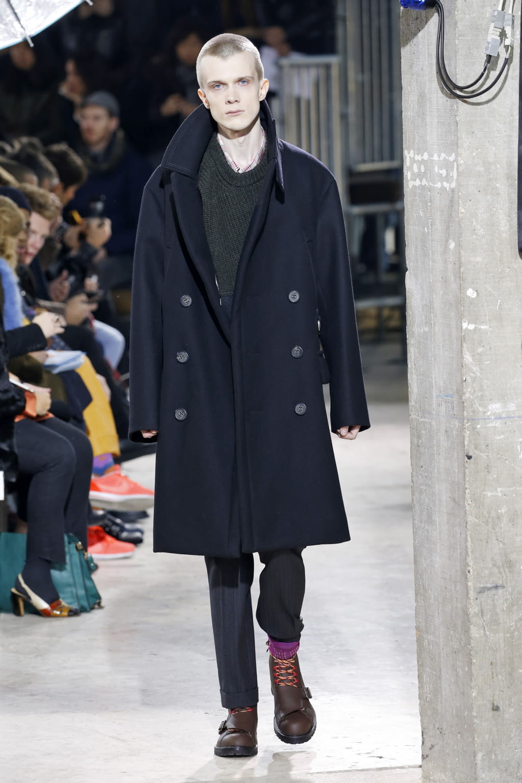 Fashion Week Paris Fall/Winter 2017 look 8 from the Lanvin collection menswear