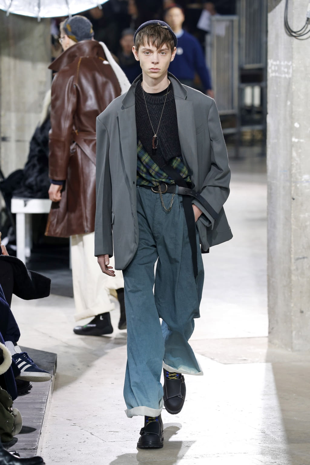 Fashion Week Paris Fall/Winter 2017 look 27 from the Lanvin collection menswear