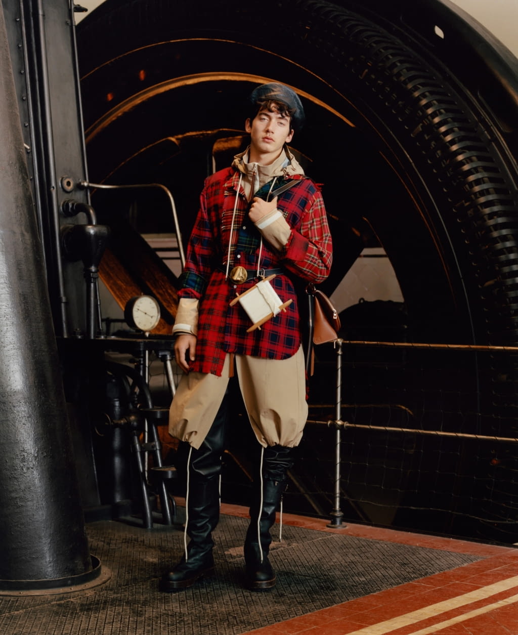 Fashion Week Paris Fall/Winter 2017 look 14 from the Loewe collection menswear
