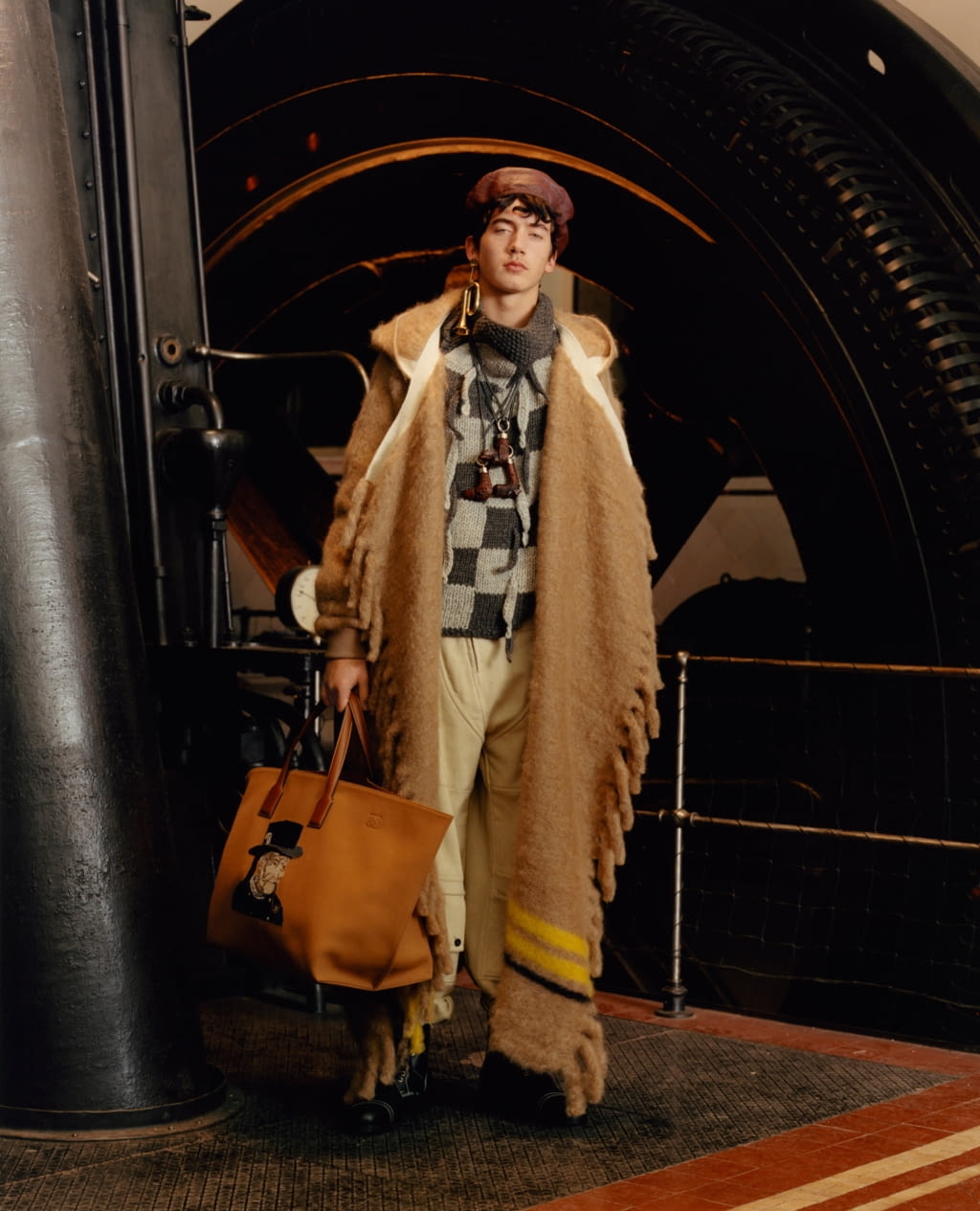 Fashion Week Paris Fall/Winter 2017 look 31 from the Loewe collection 男装