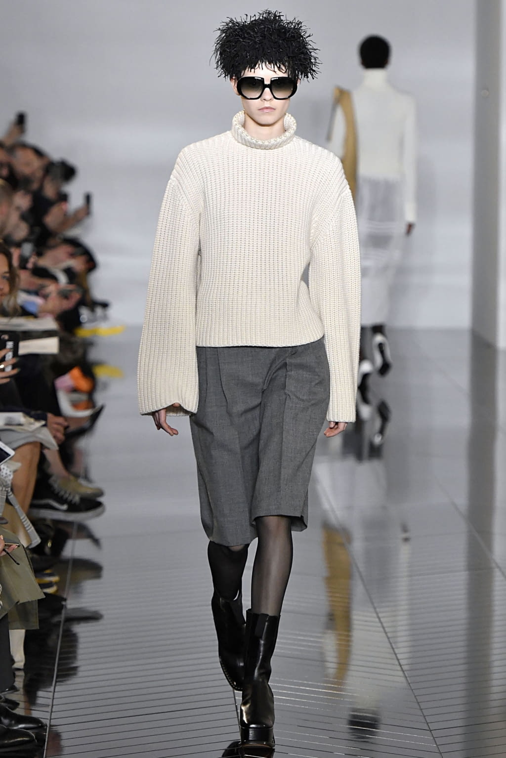 Fashion Week Paris Fall/Winter 2019 look 15 from the Loewe collection 女装
