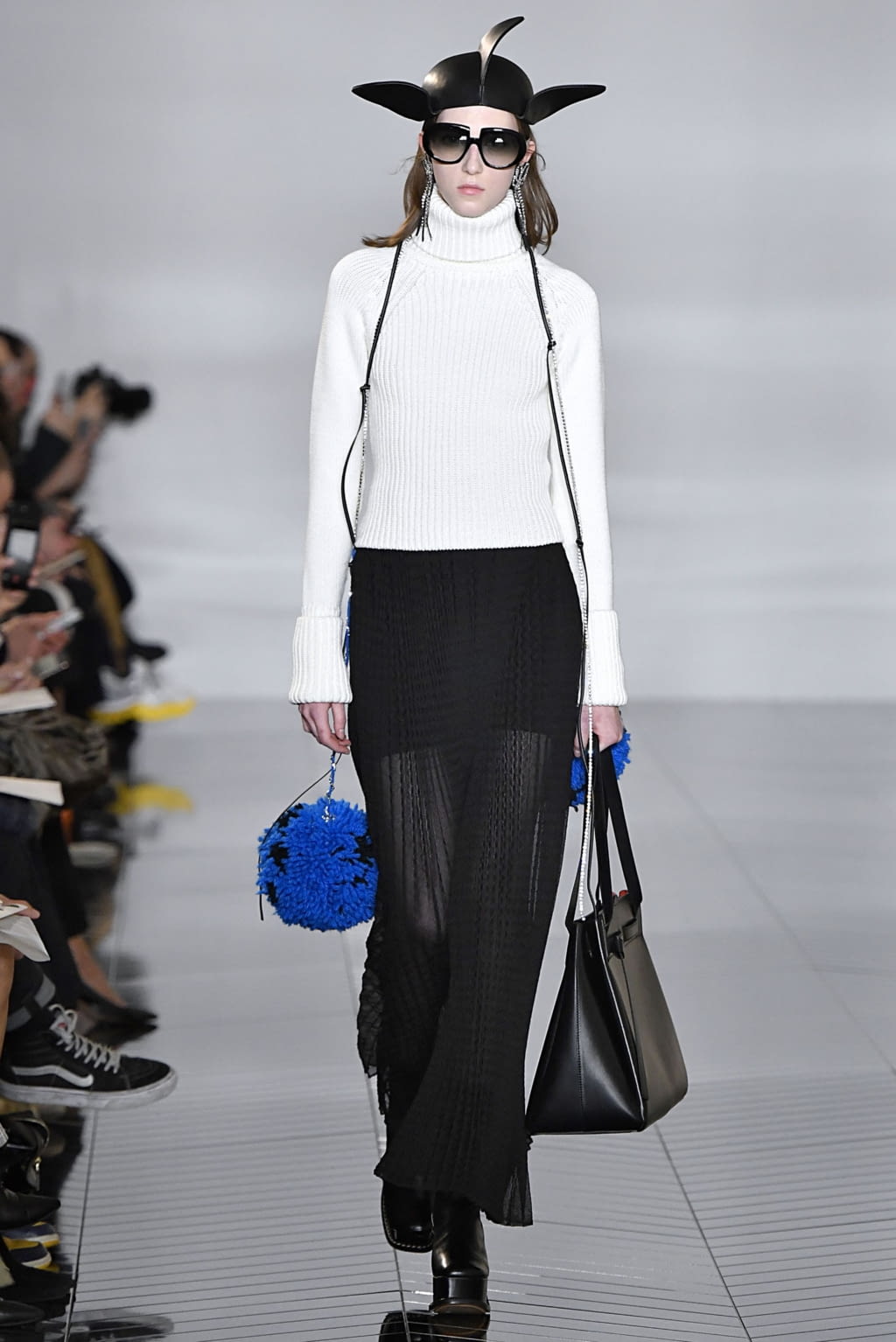 Fashion Week Paris Fall/Winter 2019 look 26 from the Loewe collection 女装