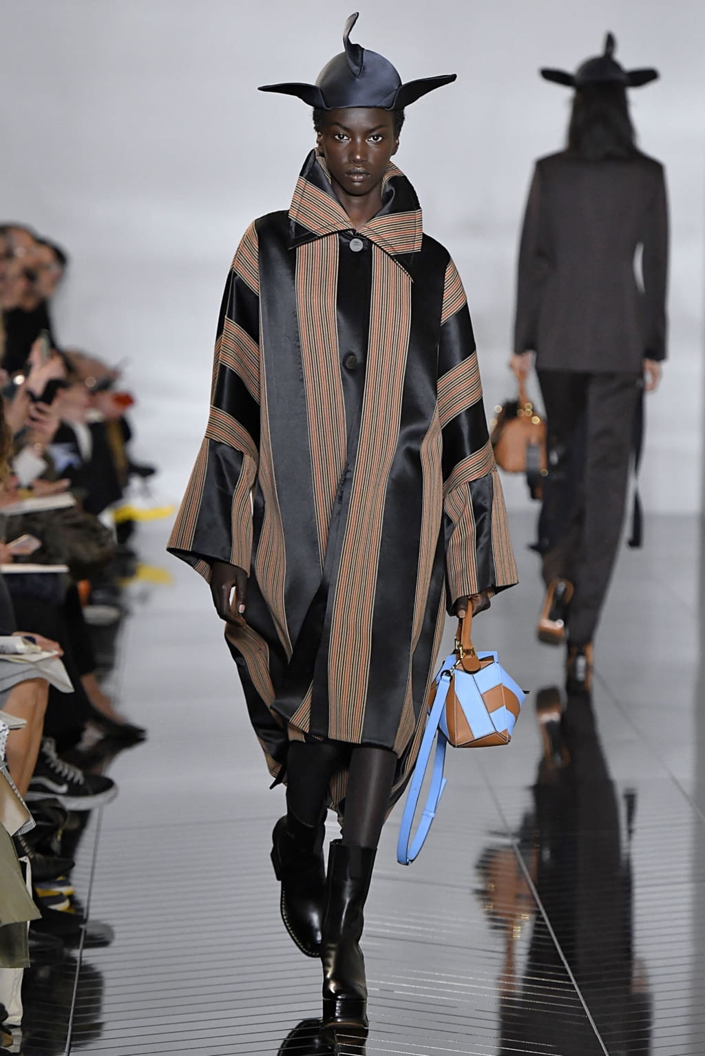 Fashion Week Paris Fall/Winter 2019 look 29 from the Loewe collection womenswear