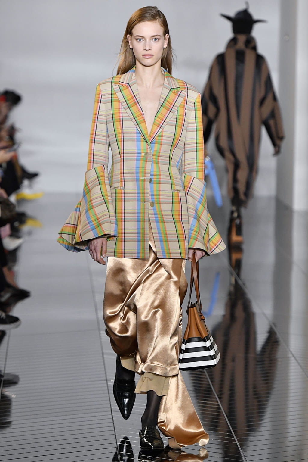 Fashion Week Paris Fall/Winter 2019 look 35 from the Loewe collection 女装