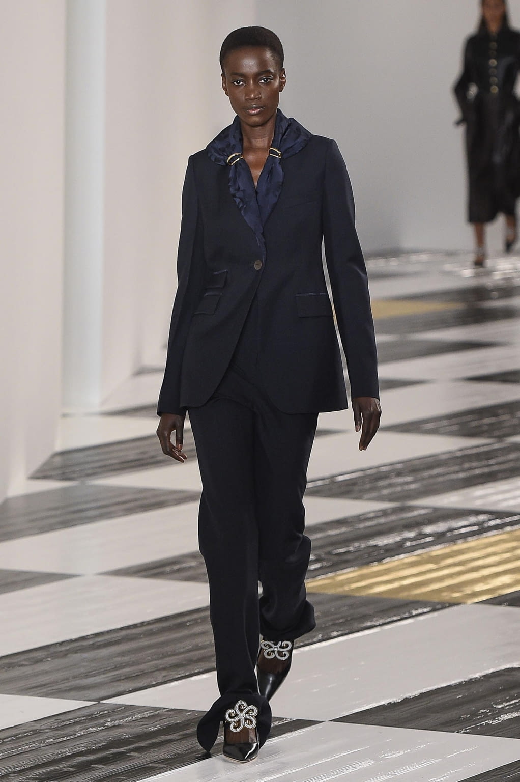 Fashion Week Paris Fall/Winter 2020 look 7 from the Loewe collection womenswear