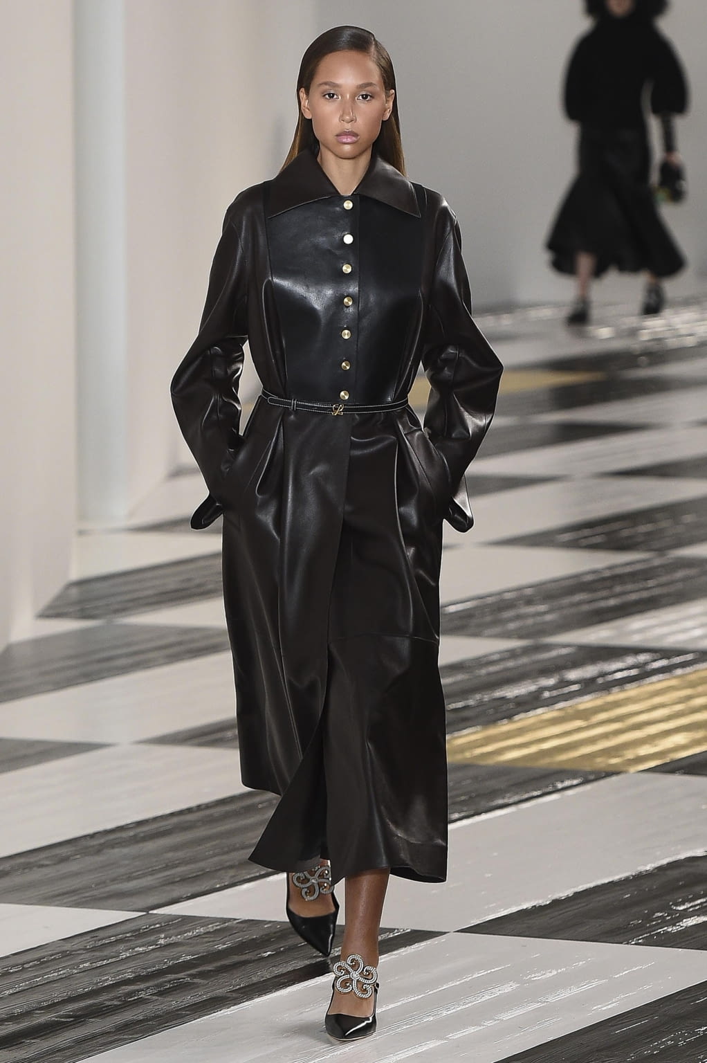 Fashion Week Paris Fall/Winter 2020 look 8 from the Loewe collection womenswear
