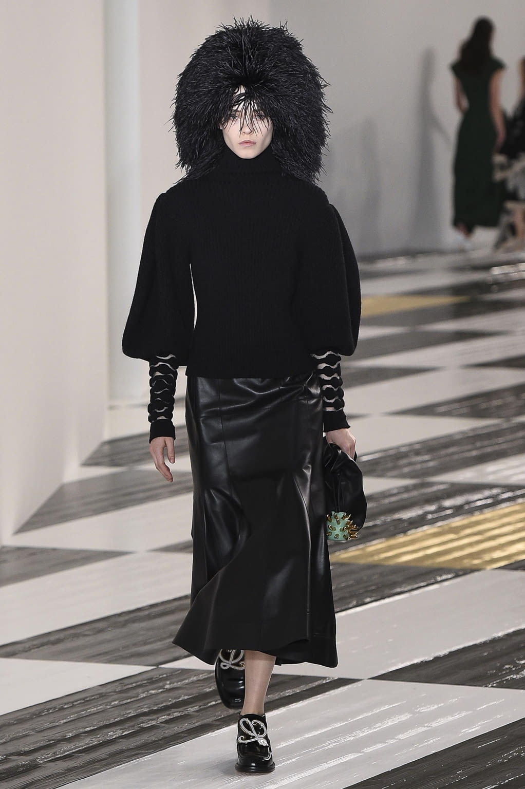 Fashion Week Paris Fall/Winter 2020 look 9 from the Loewe collection womenswear