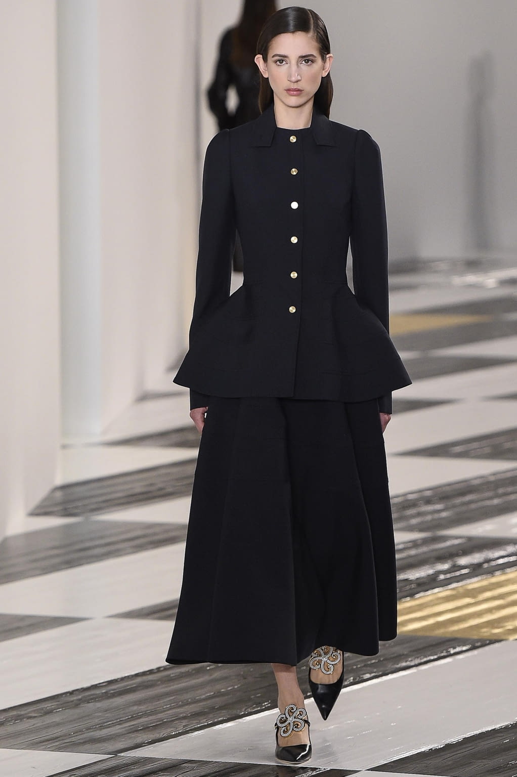 Fashion Week Paris Fall/Winter 2020 look 16 from the Loewe collection womenswear