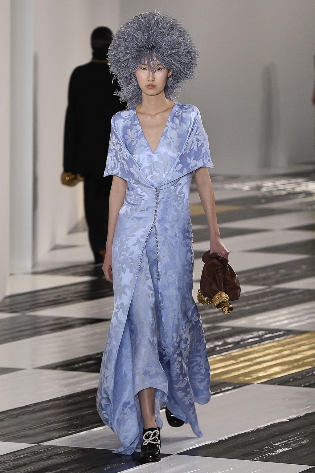 Fashion Week Paris Fall/Winter 2020 look 19 from the Loewe collection 女装