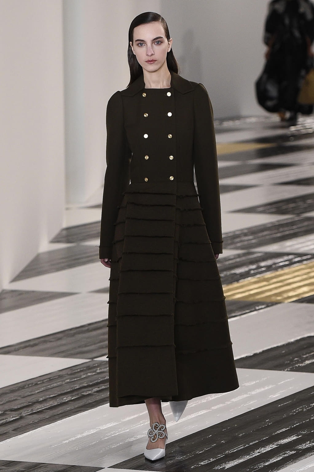 Fashion Week Paris Fall/Winter 2020 look 22 from the Loewe collection womenswear
