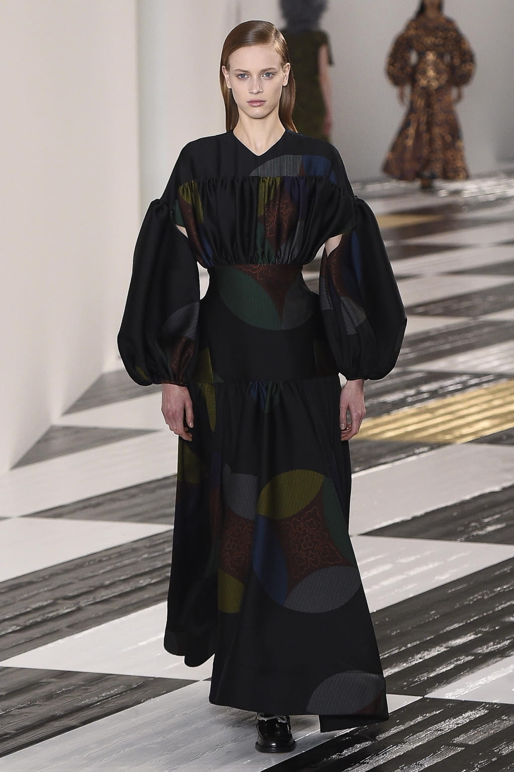 Fashion Week Paris Fall/Winter 2020 look 25 from the Loewe collection womenswear