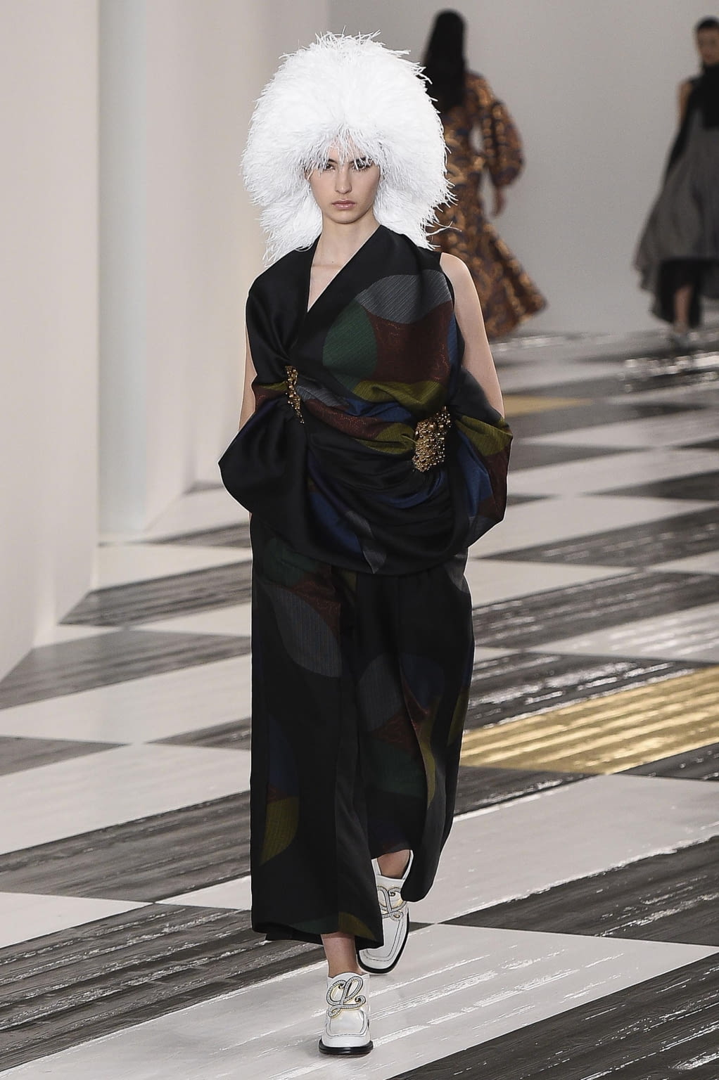 Fashion Week Paris Fall/Winter 2020 look 35 from the Loewe collection womenswear